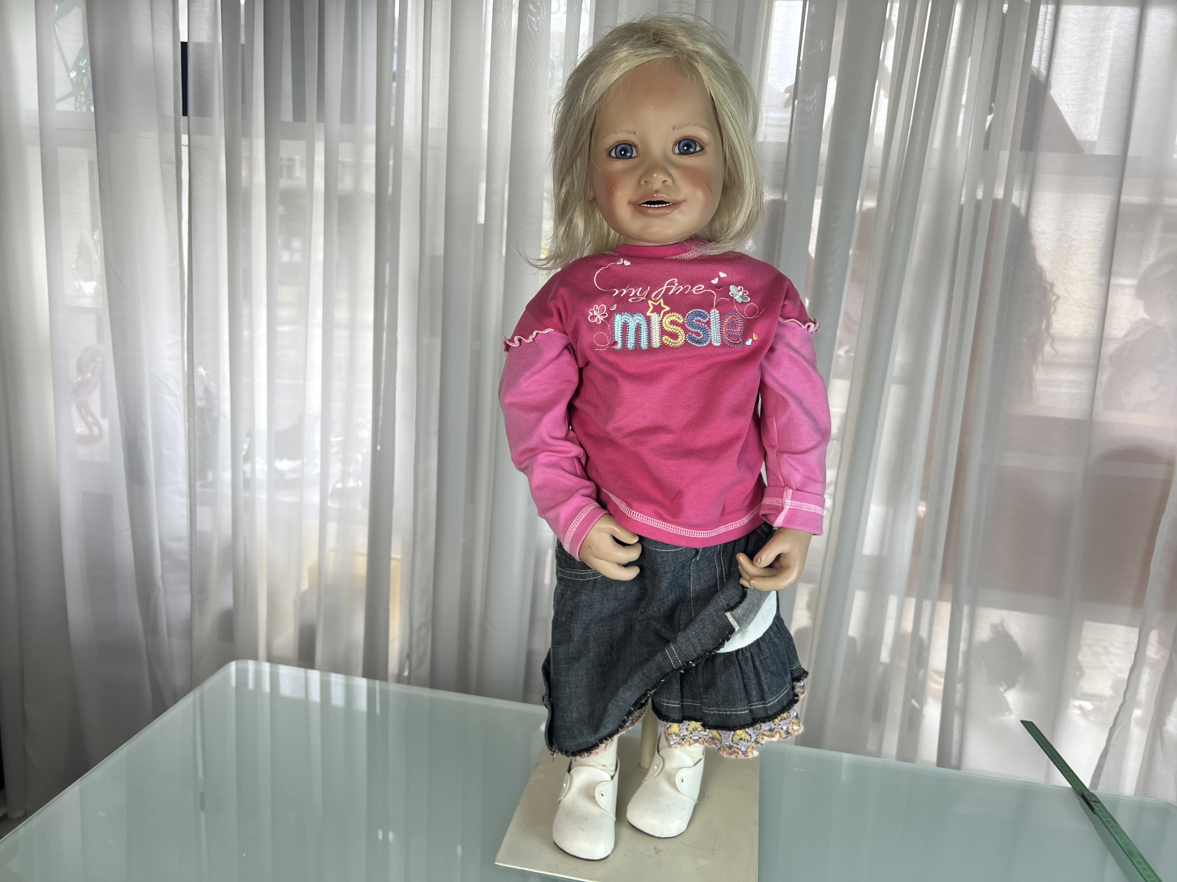 Künstlerpuppe Susan Lippl Vinyl Puppe 77 cm. Guter Zustand siehe Fotos 