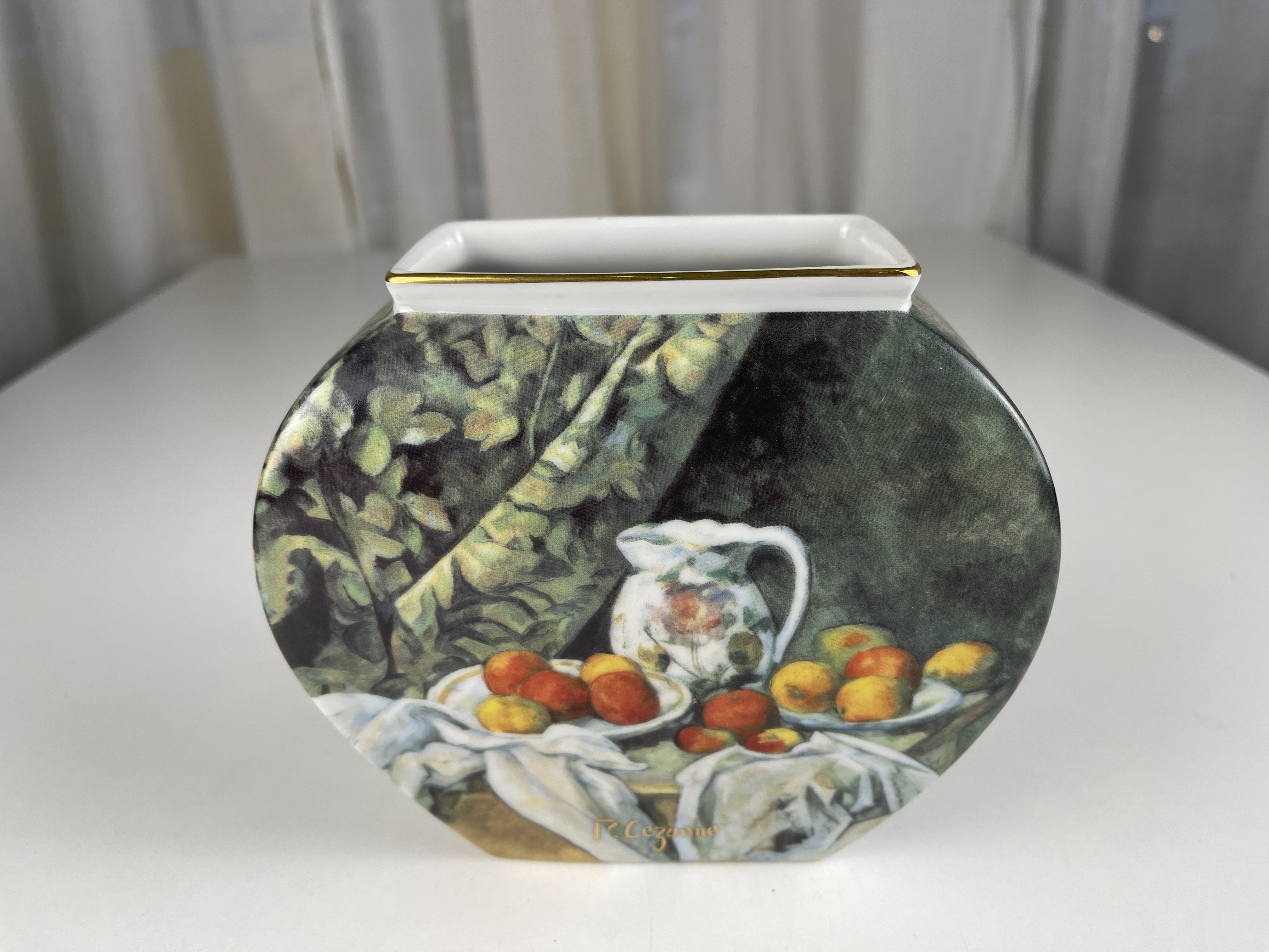 Goebel Figur Porzellan Sammler Vase 16 x 15 x 8 cm. Top Zustand 