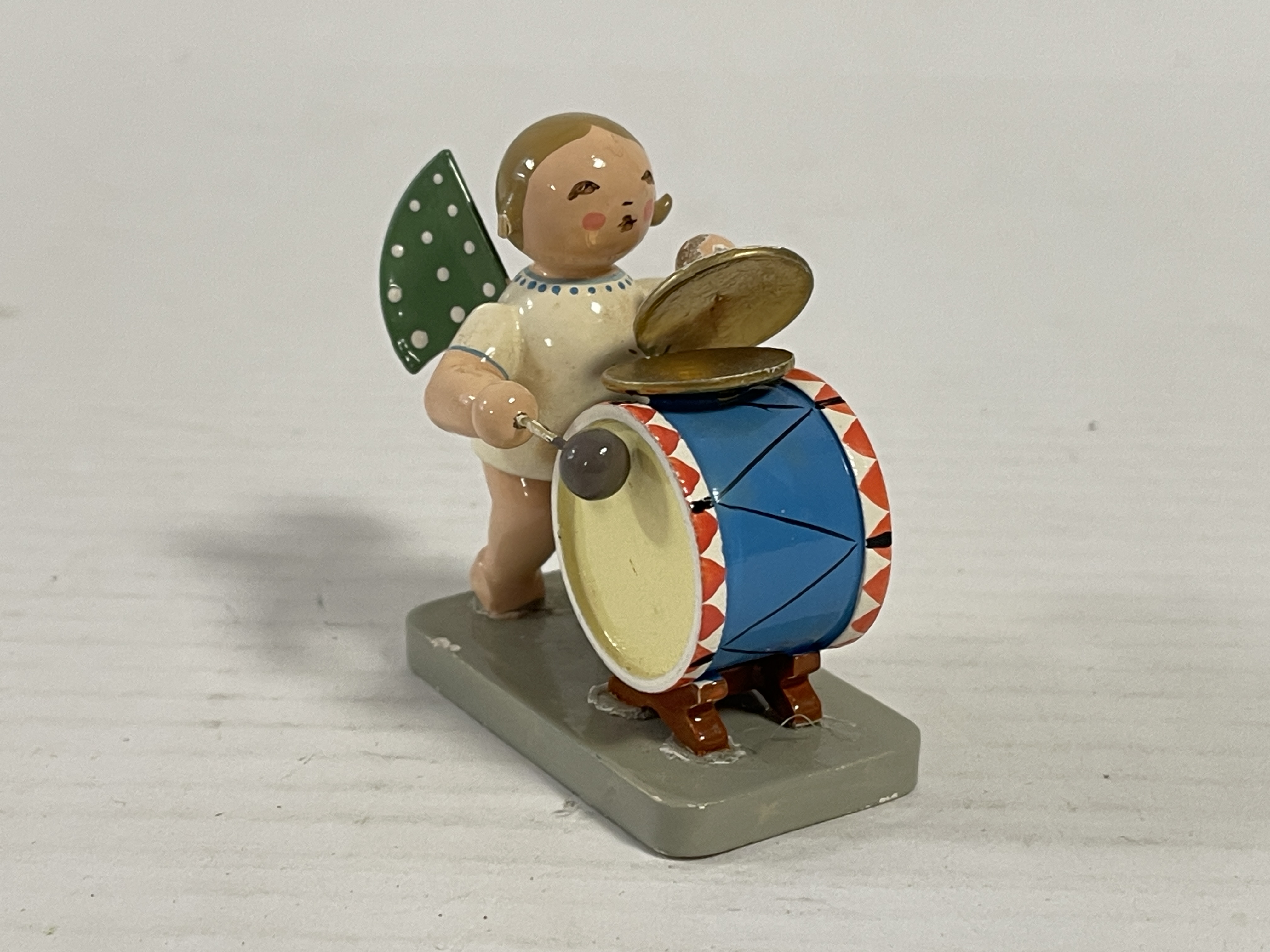 Erzgebirge Wendt und Kühn Figur Engel 6 cm. Zustand siehe Fotos   
