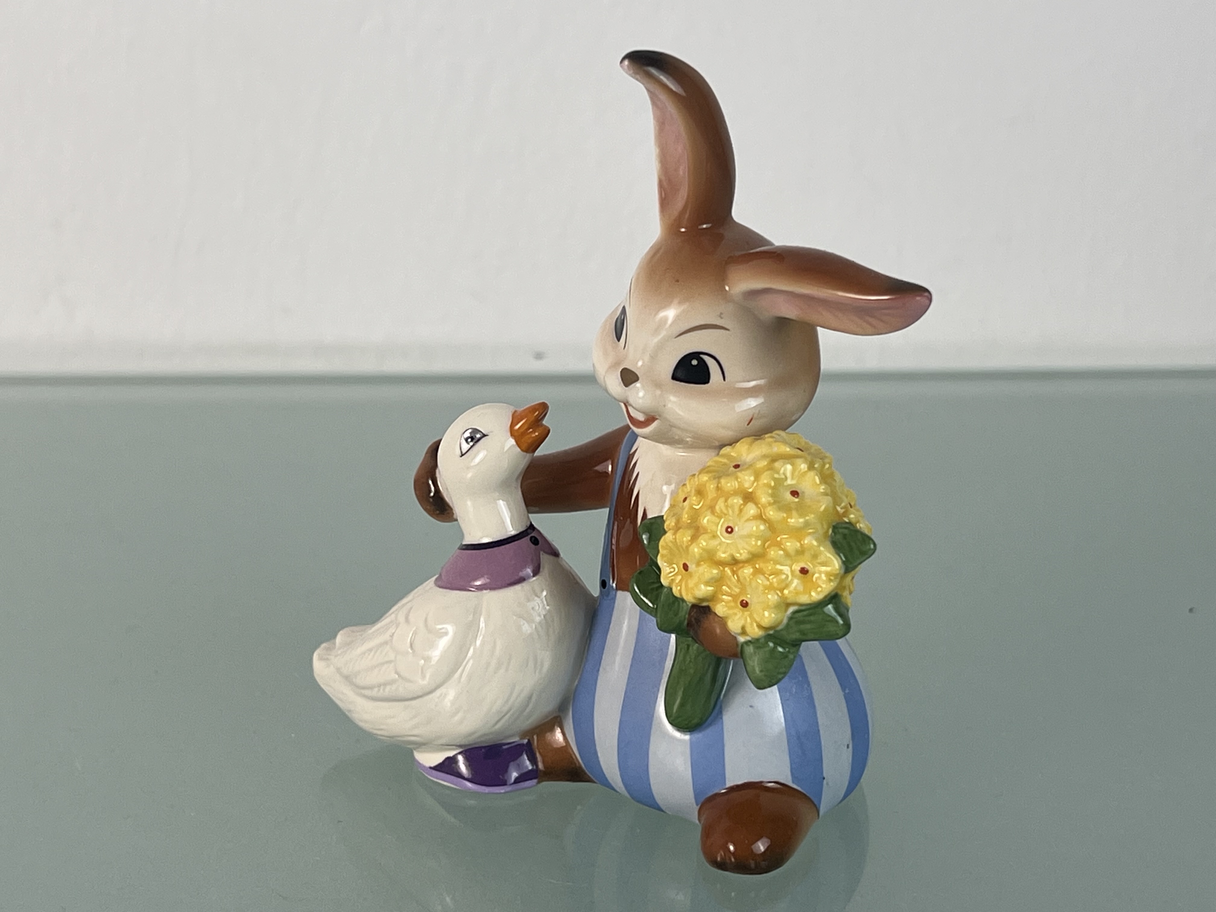 Goebel Hase Figur Porzellan Ostern "Vielen Dank" 10,7 cm. Top Zustand 