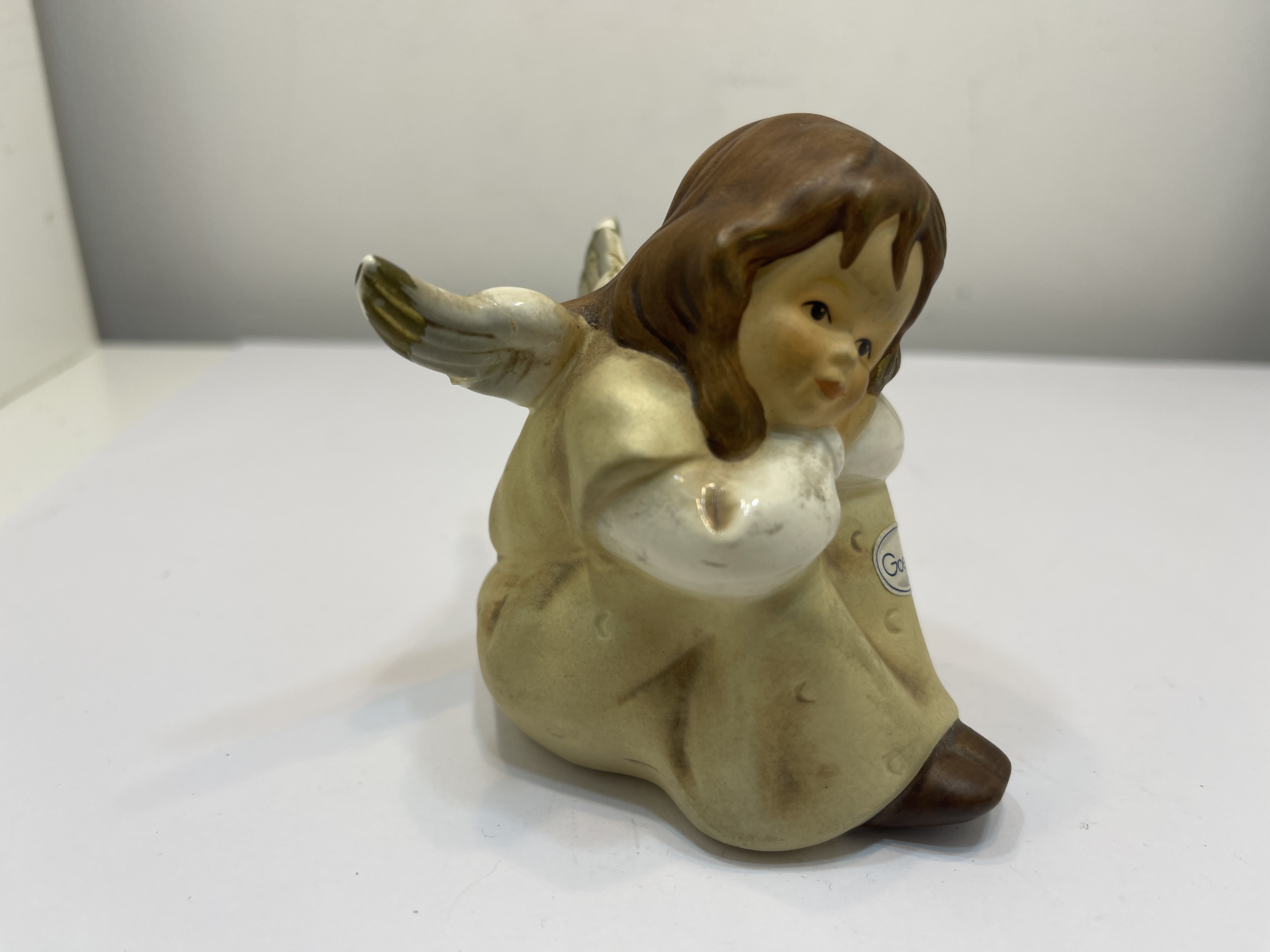 Goebel Figur 41-043 Engel sitzend 8,3 cm. 1 Wahl. Zustand siehe Fotos