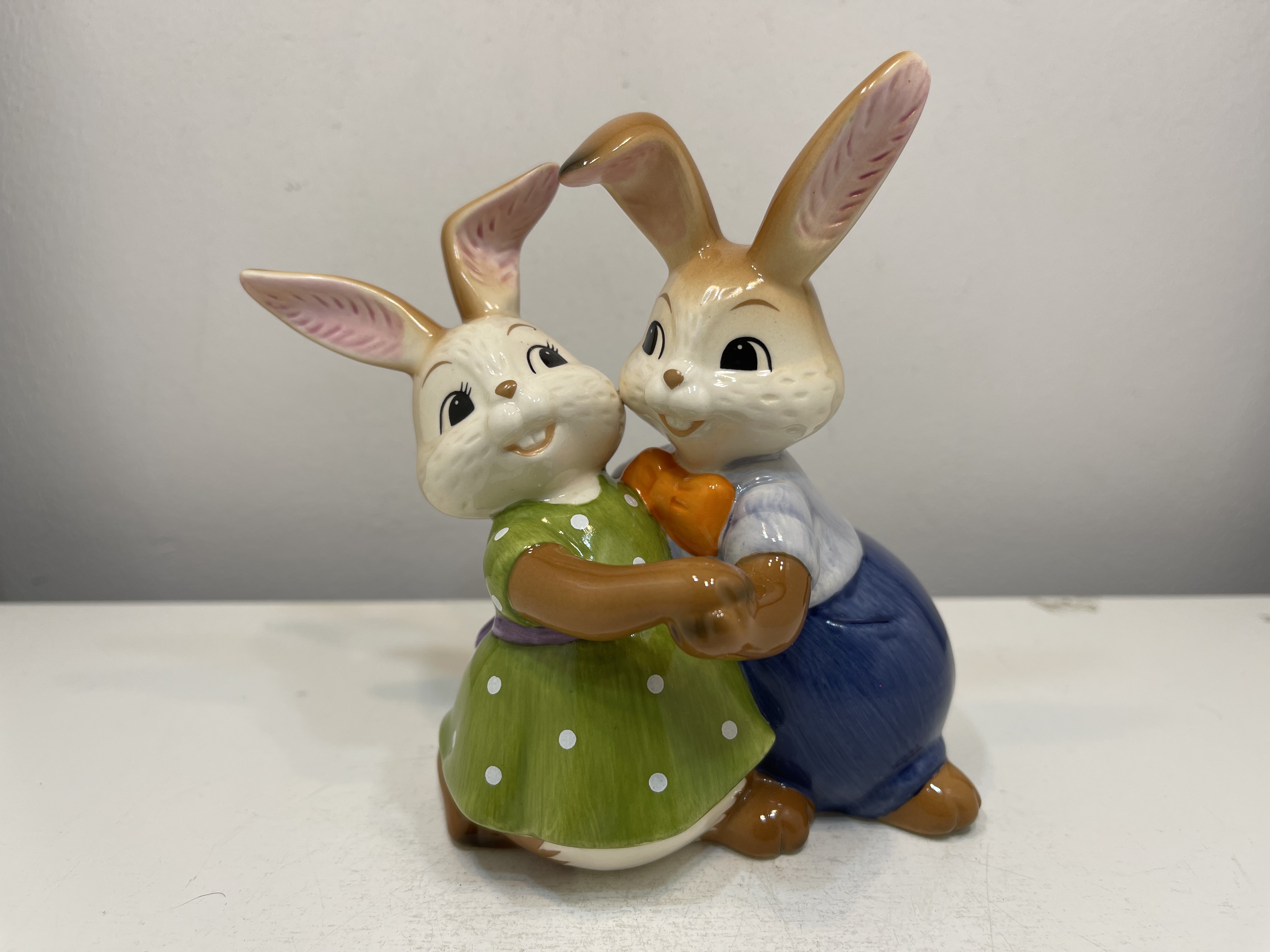 Goebel Figur Porzellan Ostern Hase 12 cm. Top Zustand    