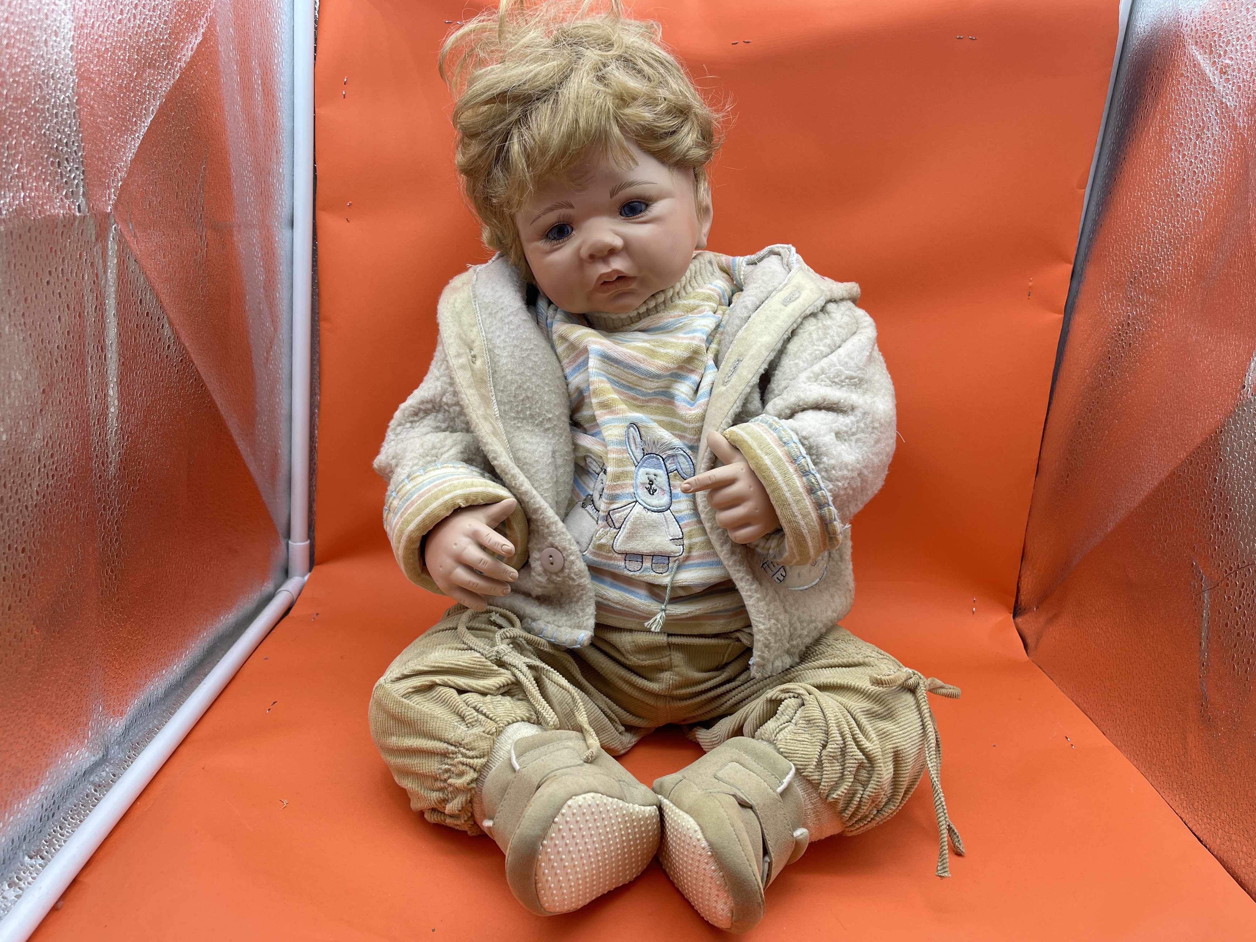 Monika Levenig Porzellan Puppe 60 cm. Raucherhaushalt  