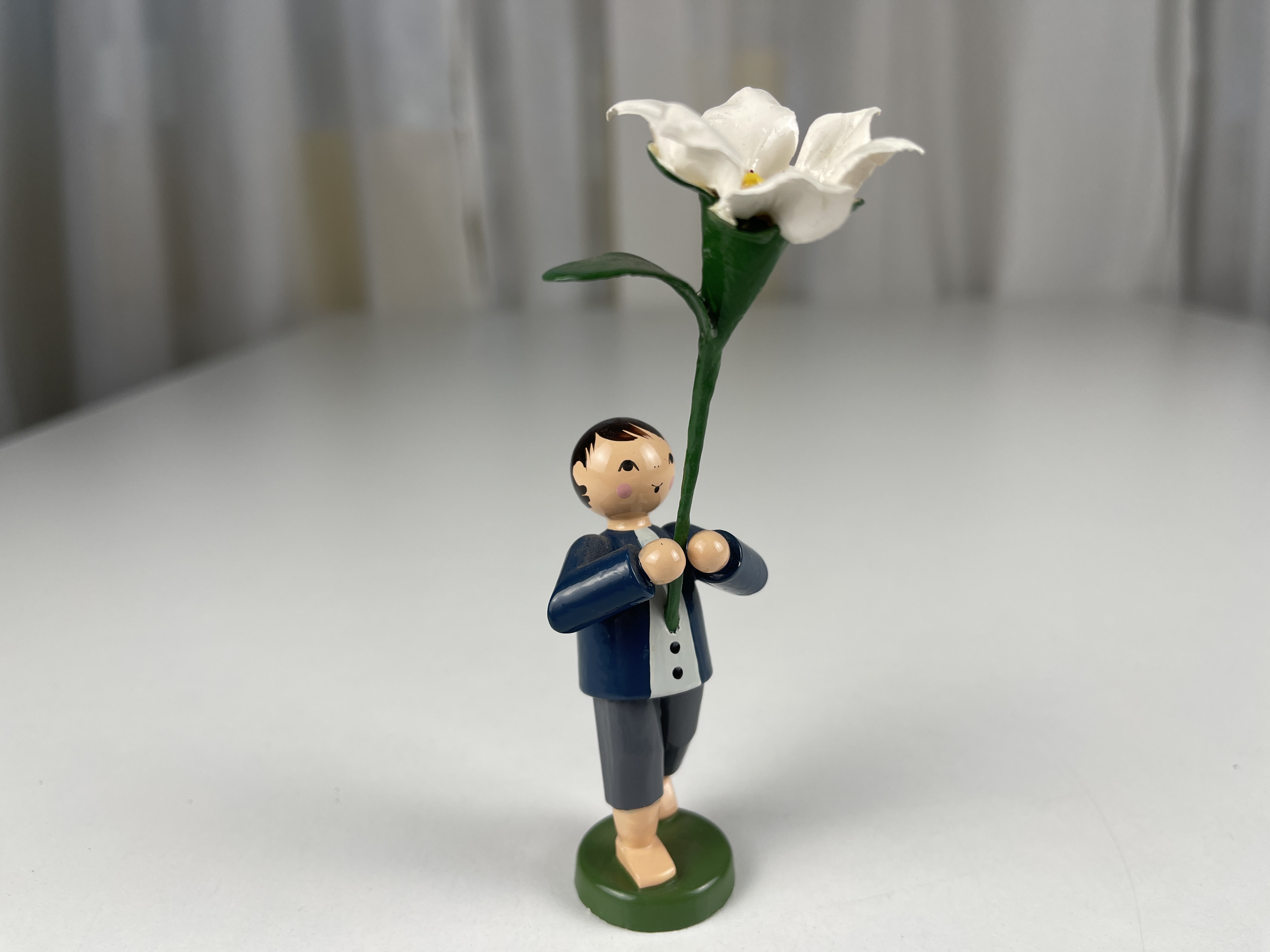 Erzgebirge Figur Sammler Holz Figur Blumenkind 12 cm. Zustand siehe Fotos  