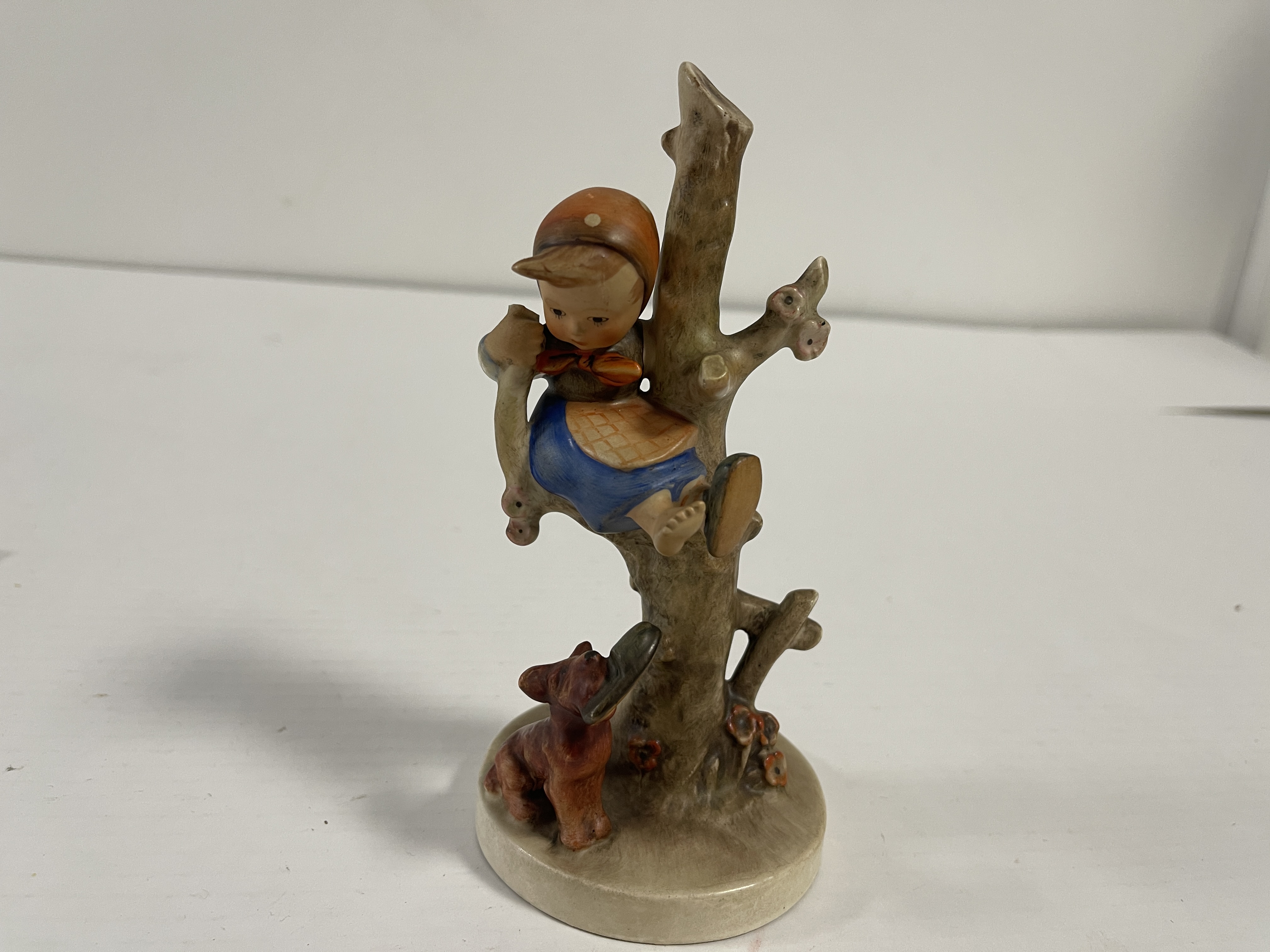 Hummel Figur 56/B In Sicherheit 16 cm. 1 Wahl - Kleiner Defekt