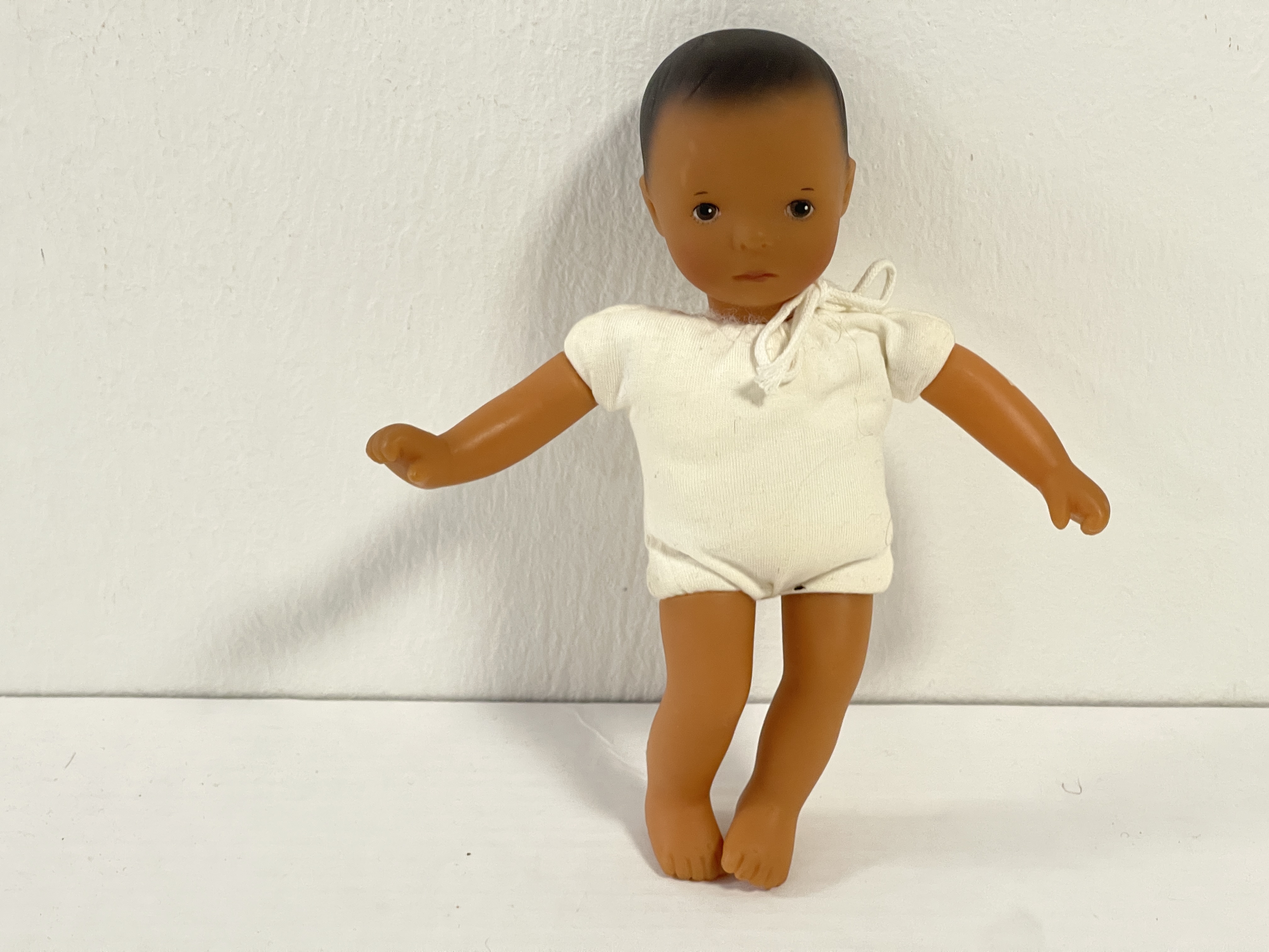Künstlerpuppe Sylvia Natterer Vinyl Puppe 20 cm. Guter Zustand 