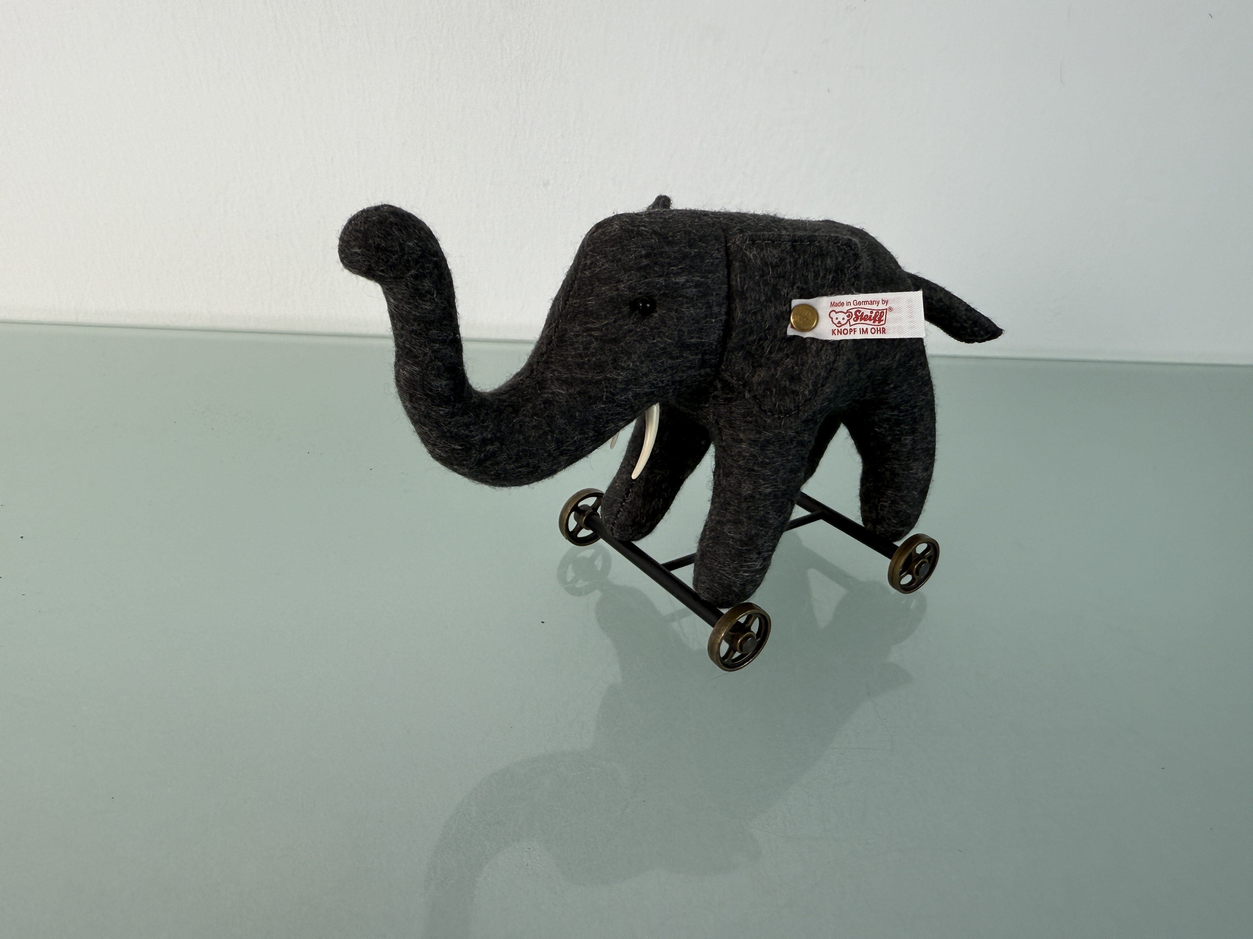 Steiff Tier Sammler 420412 Elefant auf Rädern 12 cm. Top Zustand.  