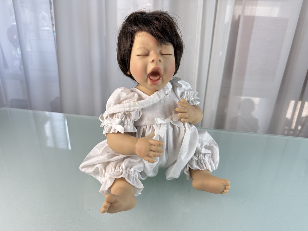 Künstlerpuppe Puppe Monika Levenig Vinyl Puppe 42 cm. Guter Zustand 