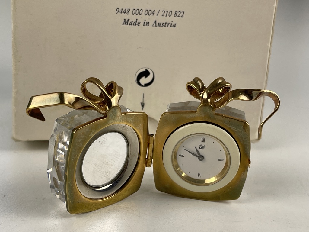 Swarovski Figur 210822 Crystal Memories Geschenk Uhr 4,5 cm + OPV & Zertifikat . Zustand siehe Fotos