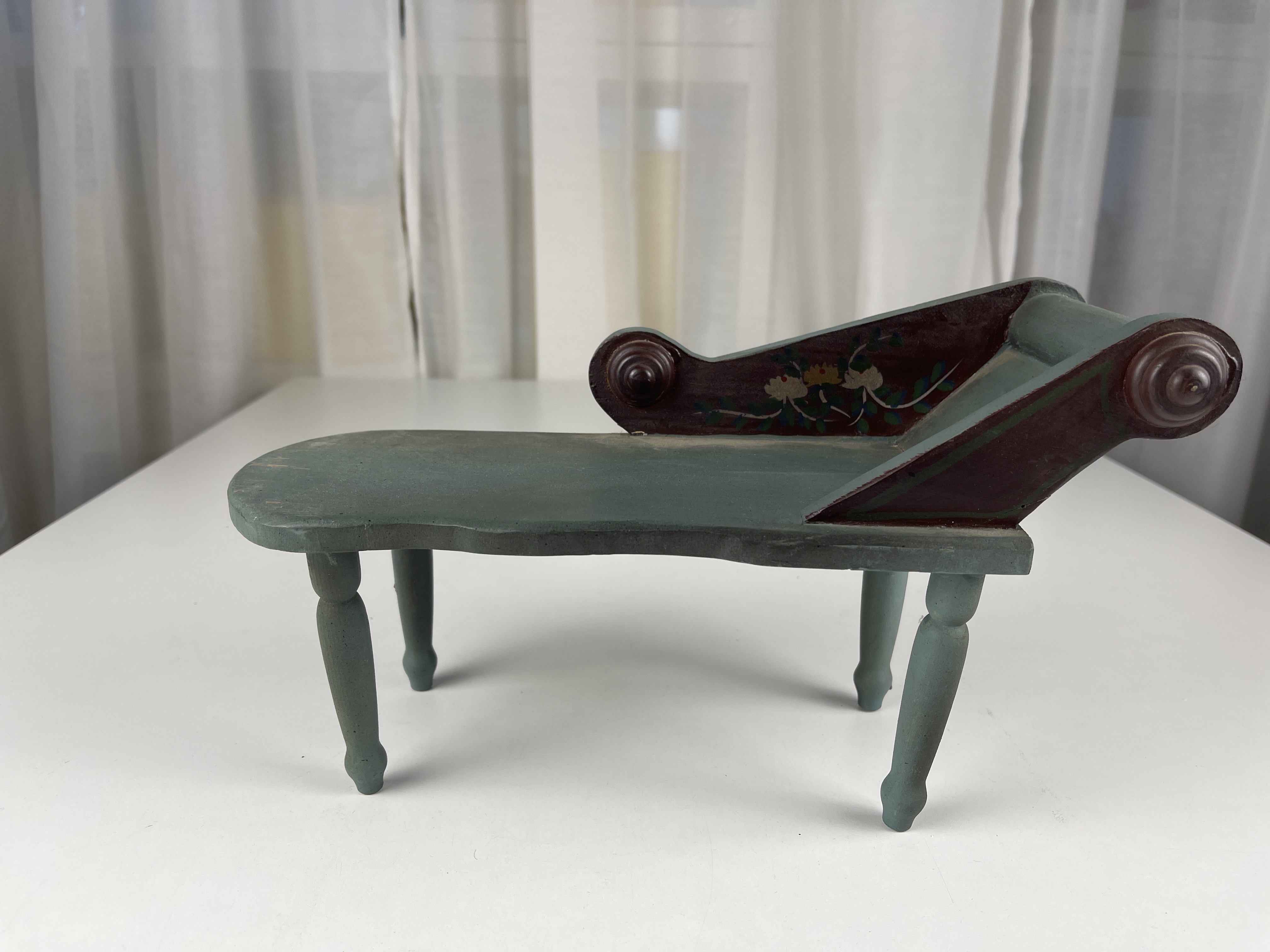 Puppenstuhl Bank 31 x 17 x 12 cm -Zustand siehe Fotos