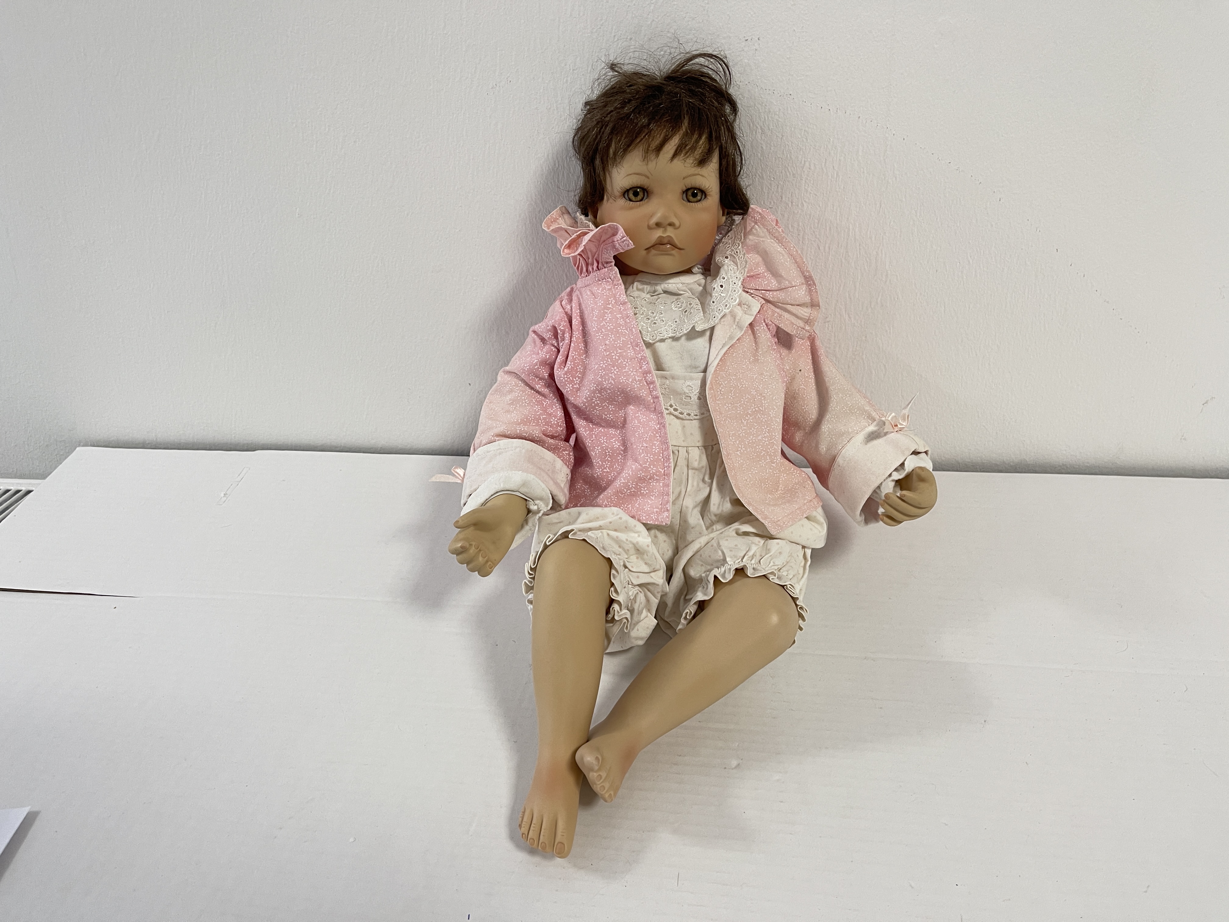 Sybille Sauer Künstlerpuppe Porzellan Puppe 52 cm. Top Zustand   