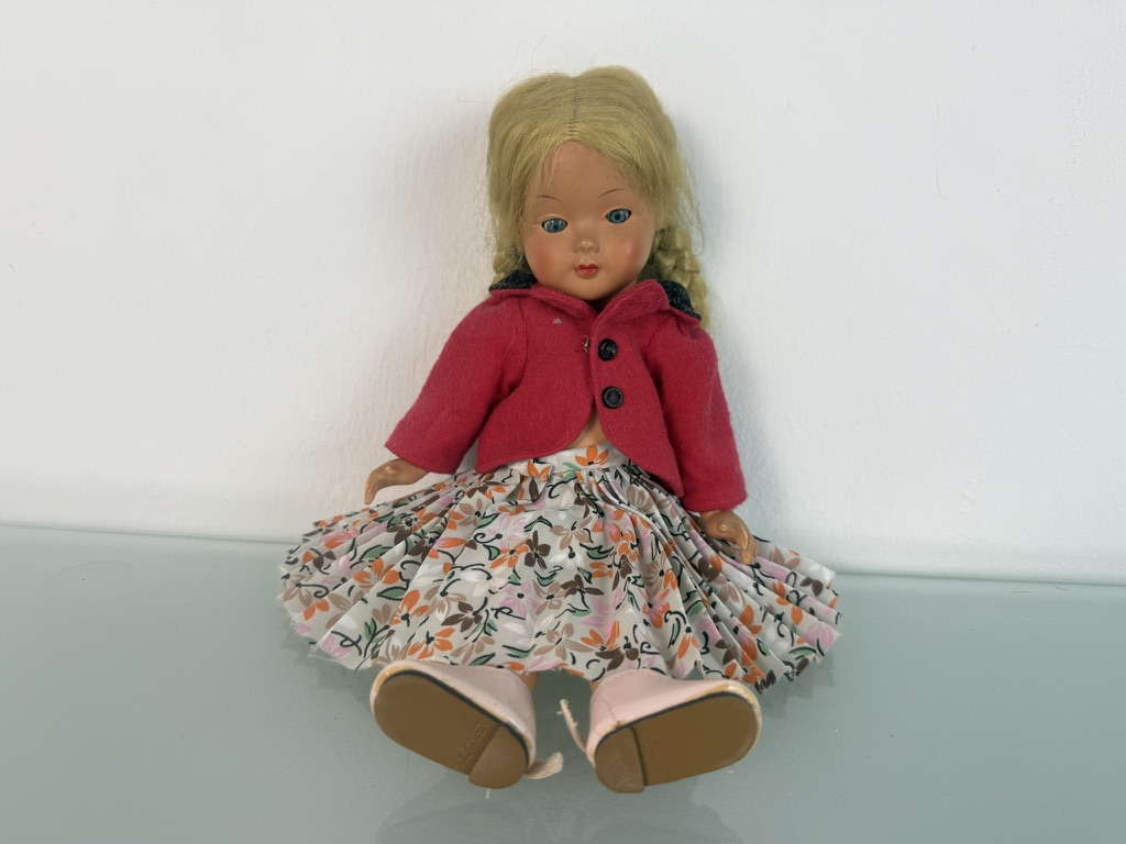 Alte Sammler Zelluloid Puppe 25 cm. Zustand Siehe Fotos.   
