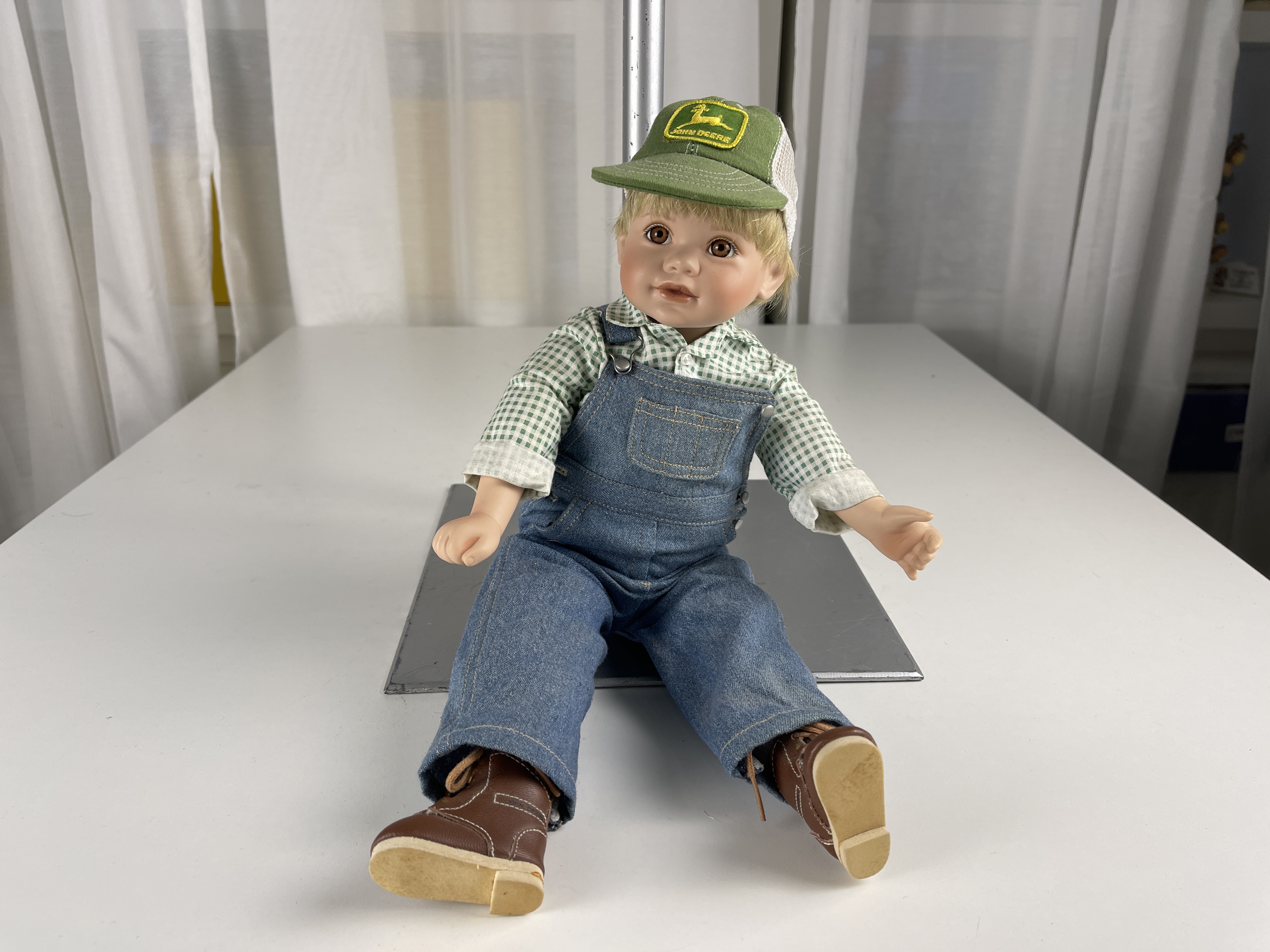 Künstler John Deere Porzellan Puppe 37 cm. Top Zustand