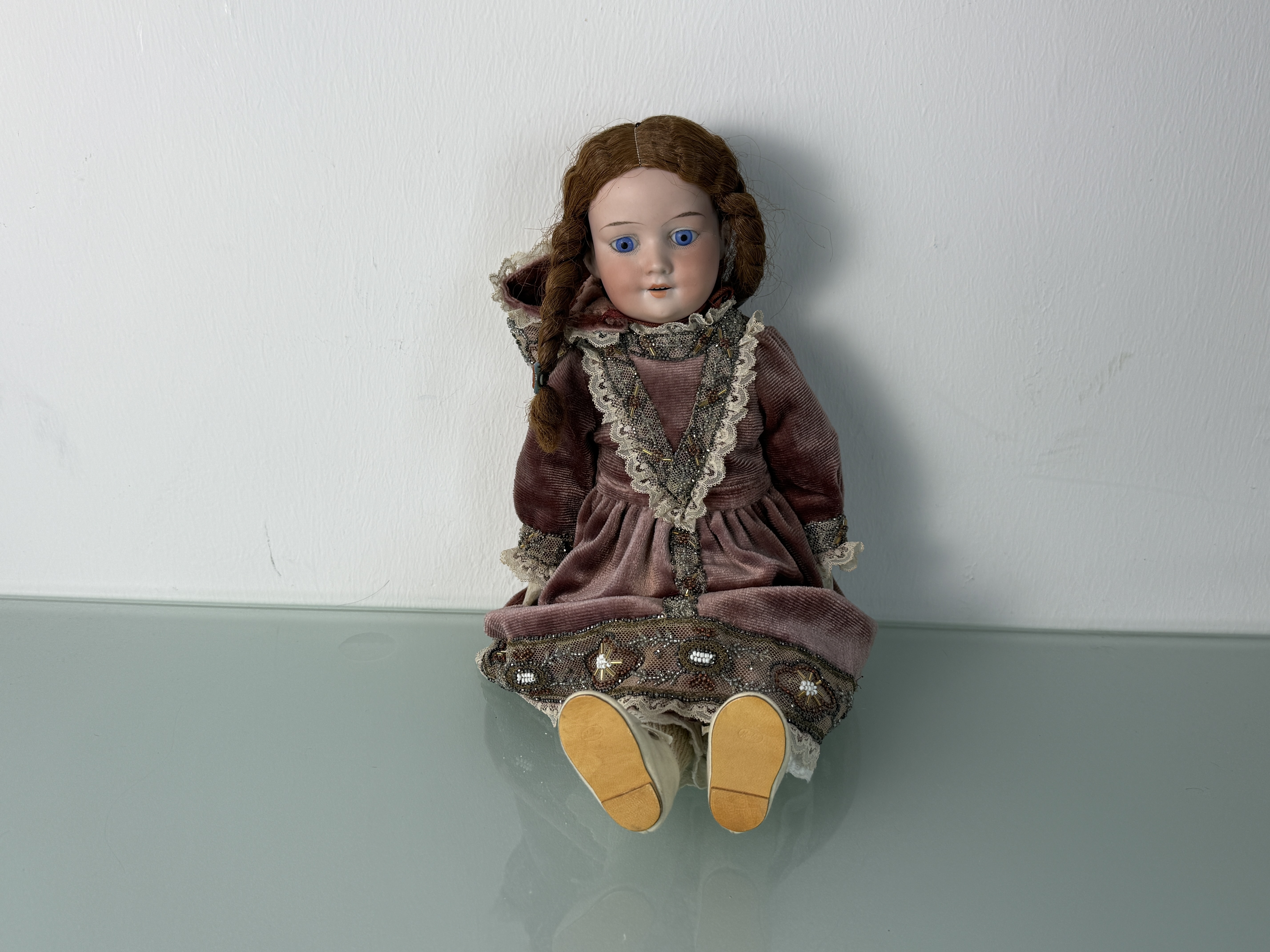 Künstlerpuppe Alte Porzellankopf Puppe 42 cm. Zustand Siehe Foto 