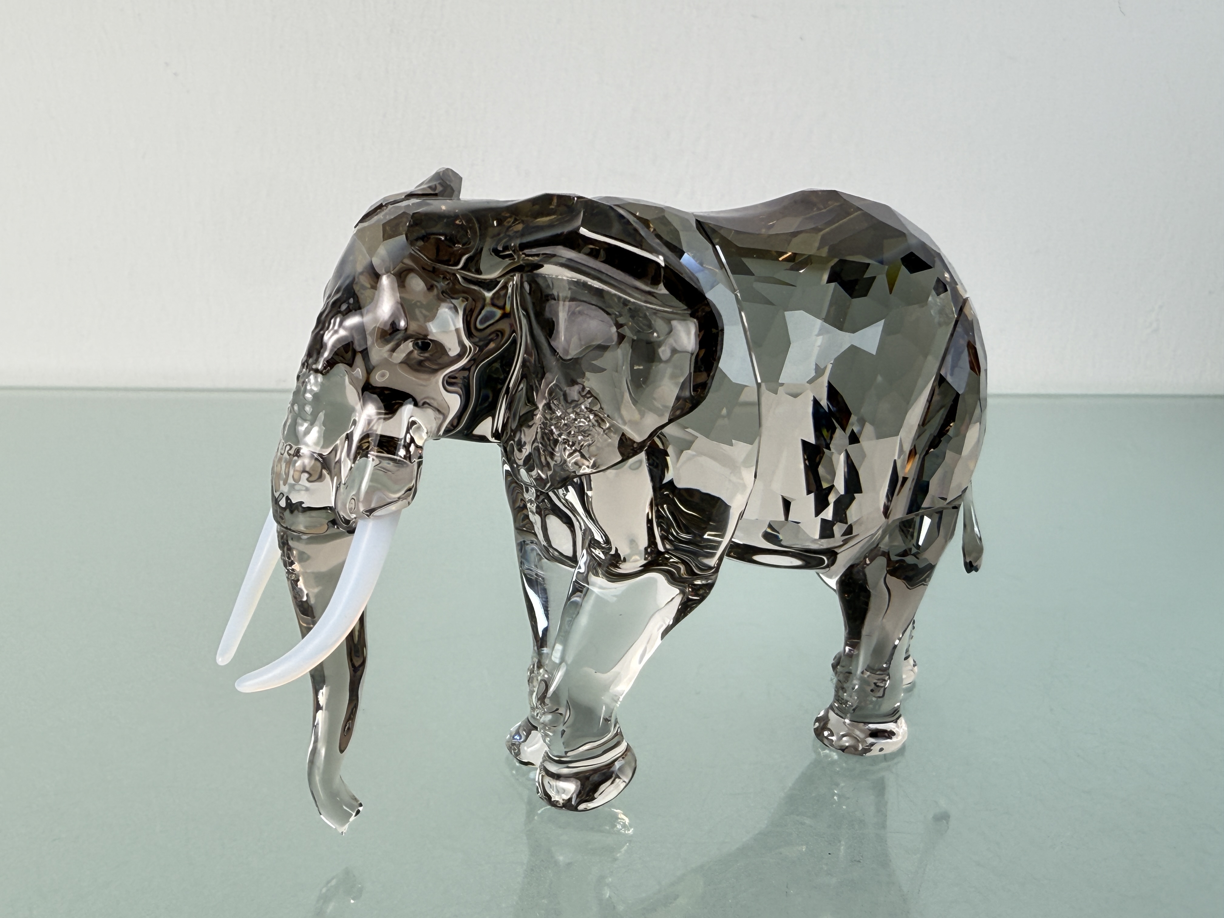  Swarovski Figur 5604555 SCS Jahresfigur Elefant Fayola 13,7 cm Top Zustand 