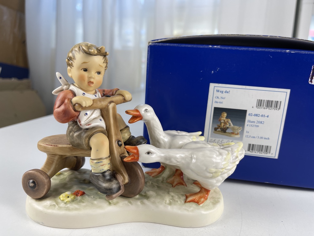 Hummel Figur 2082 Weg Da ! 16 cm. 1 Wahl Top Zustand   OVP