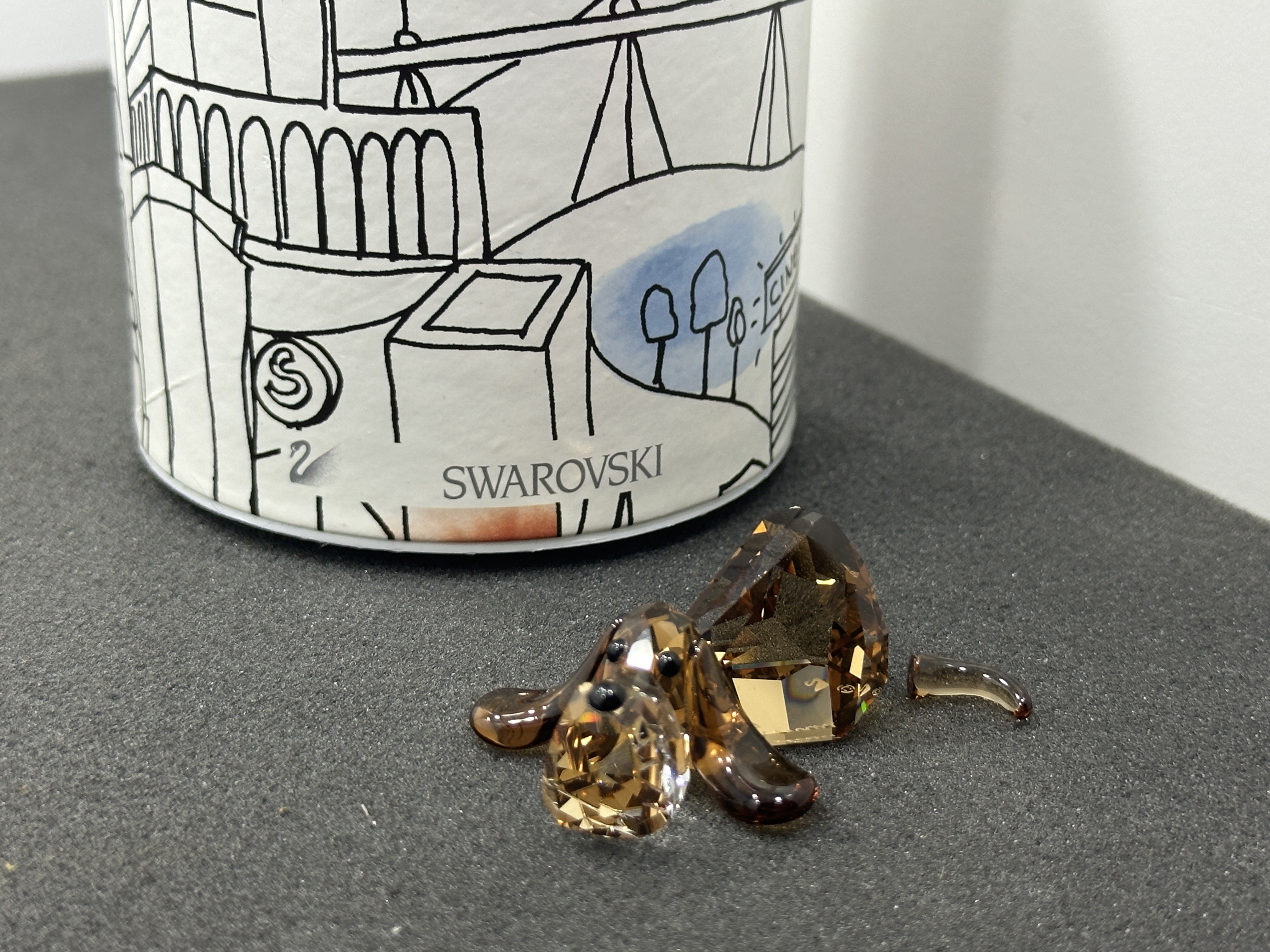 Swarovski Figur 935720 Hund Peppino 5 cm (Defekt) OVP. Zustand siehe Fotos