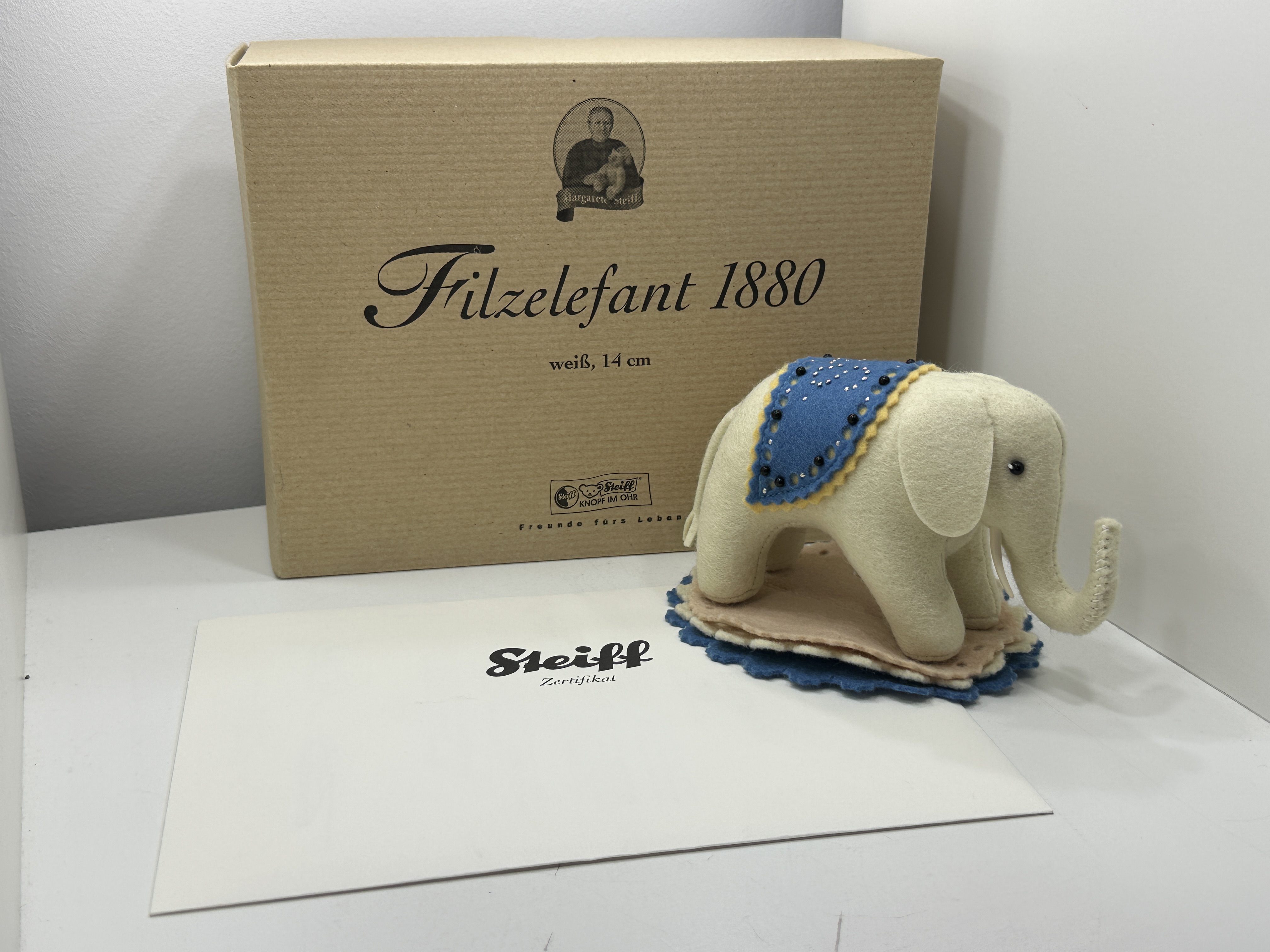 Steiff Tier 671722 Filzelefant 1880 14 cm. Mit OVP & Zertifikat. Top Zustand