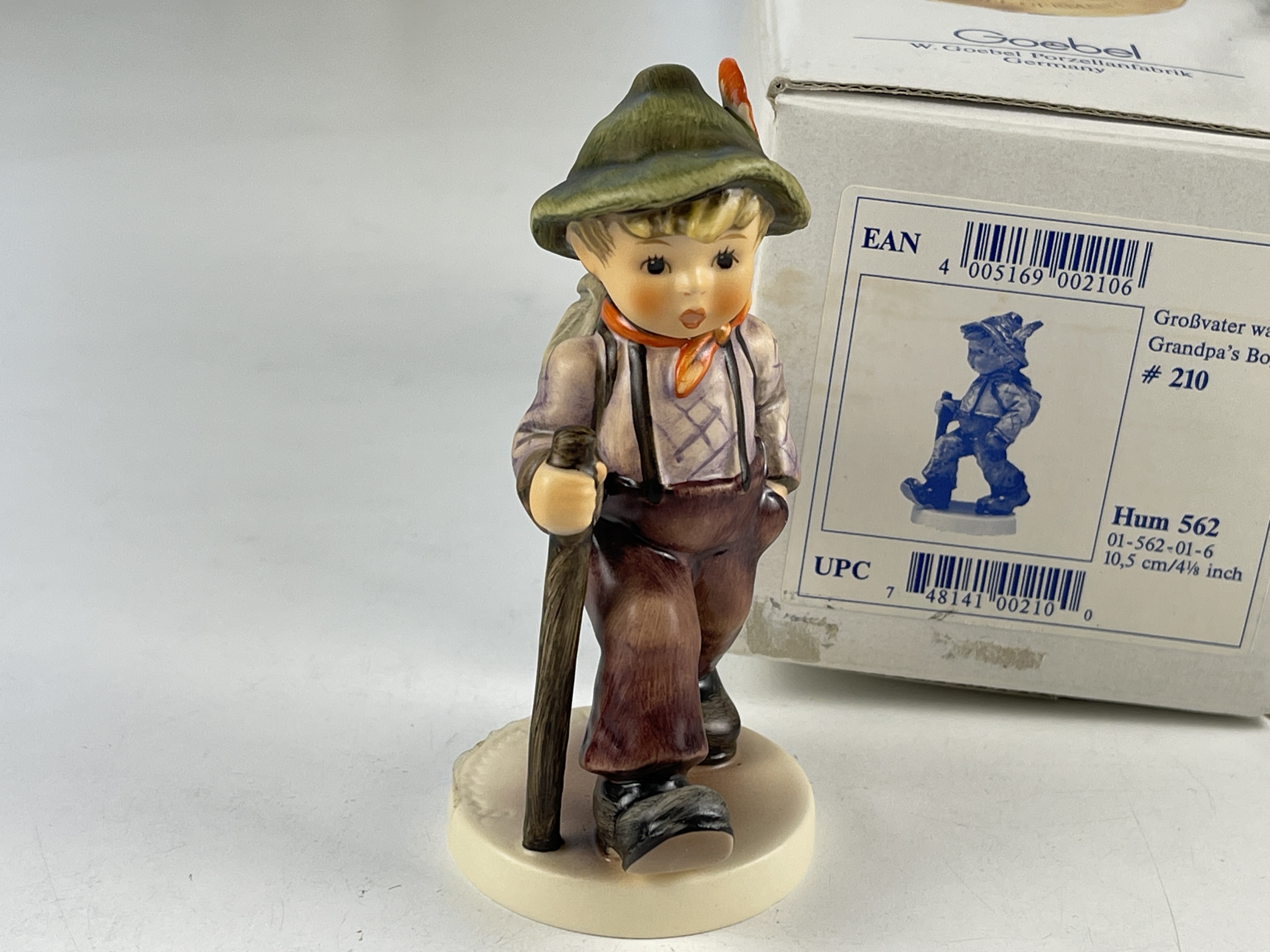 Hummel Figur 562 Großvater wartet 10,5 cm. Zustand siehe Fotos OVP  