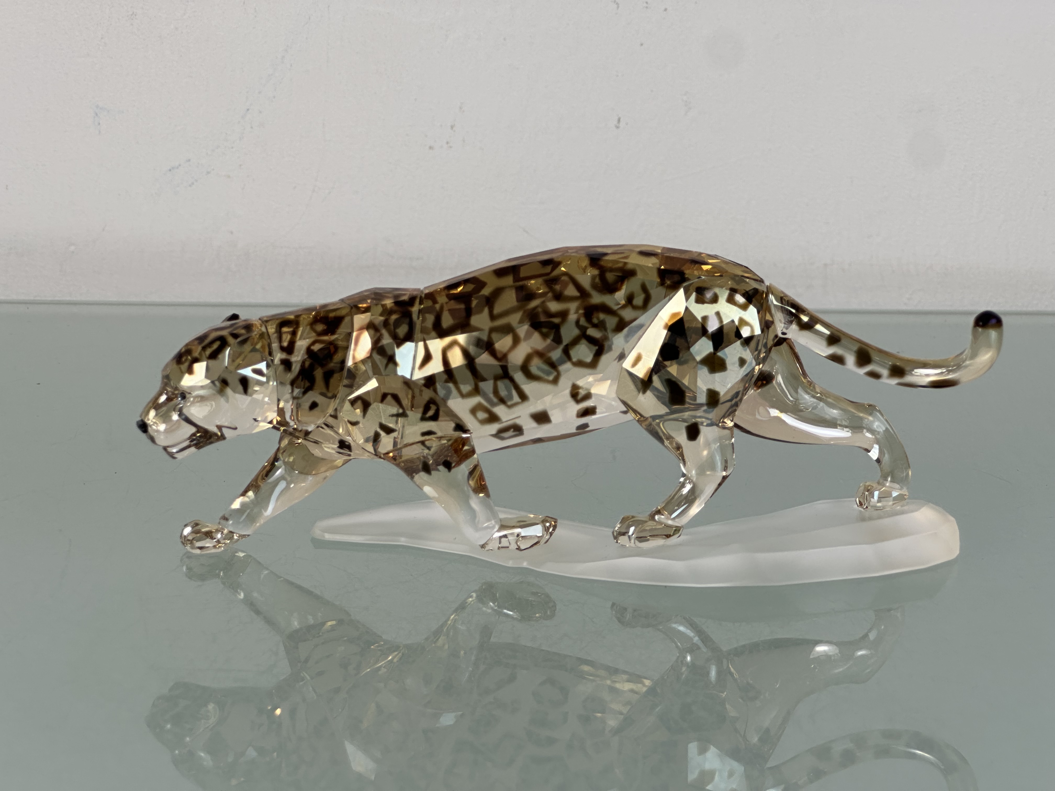 Swarovski Figur 1096796 Jaguar Golden Shine 16,7 cm. Top Zustand