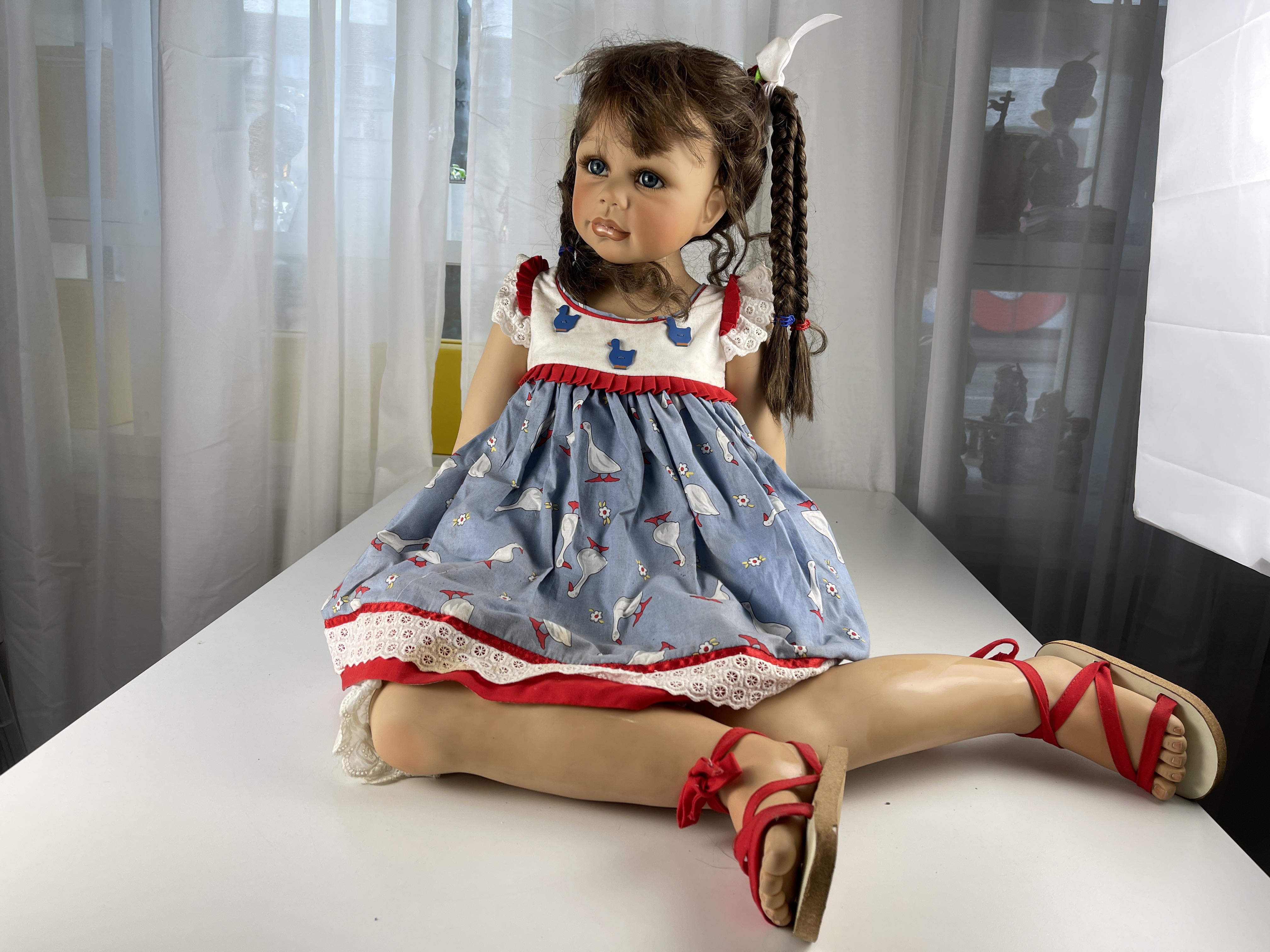 Künstlerpuppe Puppe Monika Levenig Vinyl Puppe 50 x 50 cm. Schmutzig