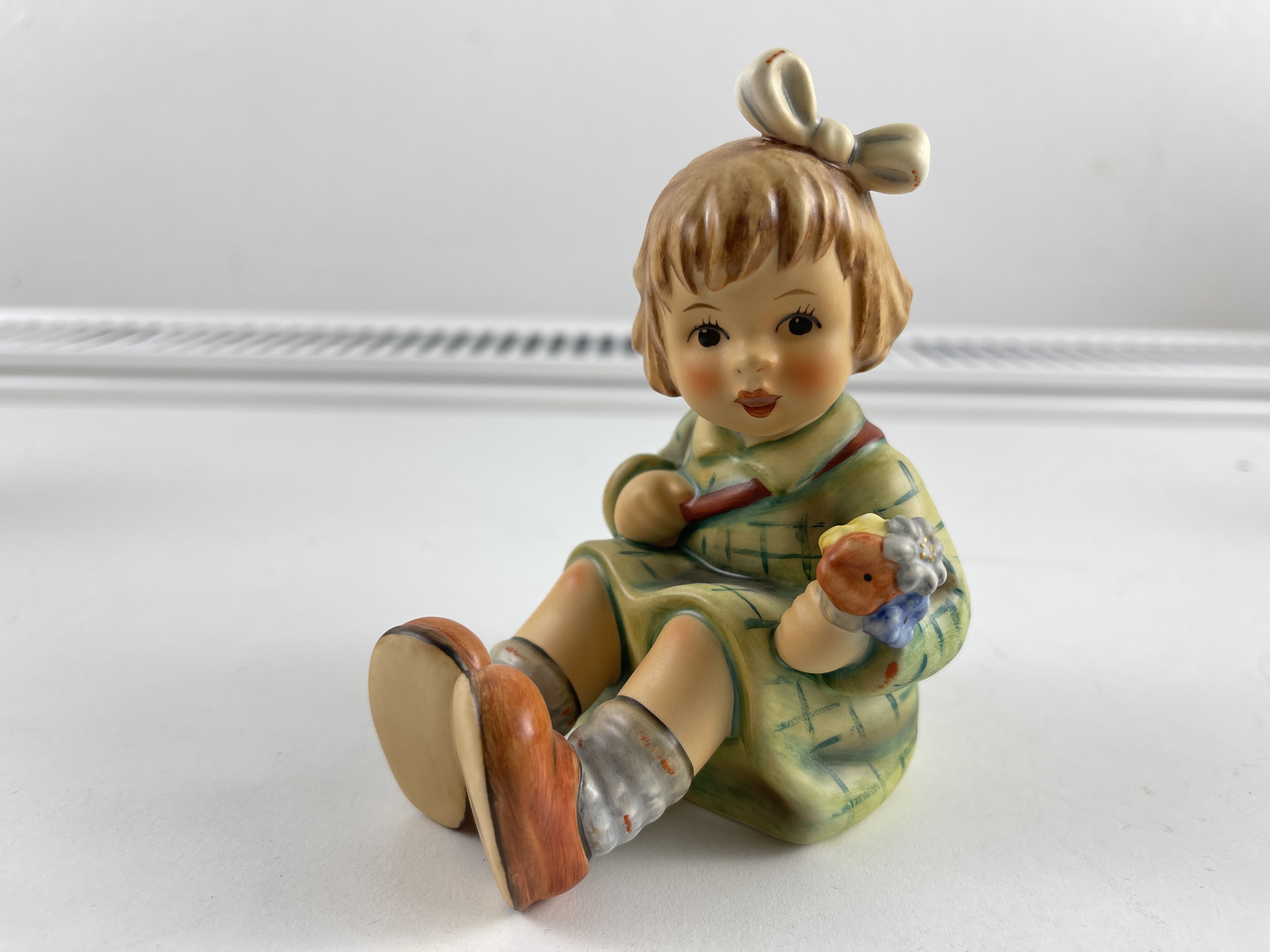Hummel Figur 2317/A Ganz Erschöpft 11 cm. 1 Wahl. Top Zustand.  