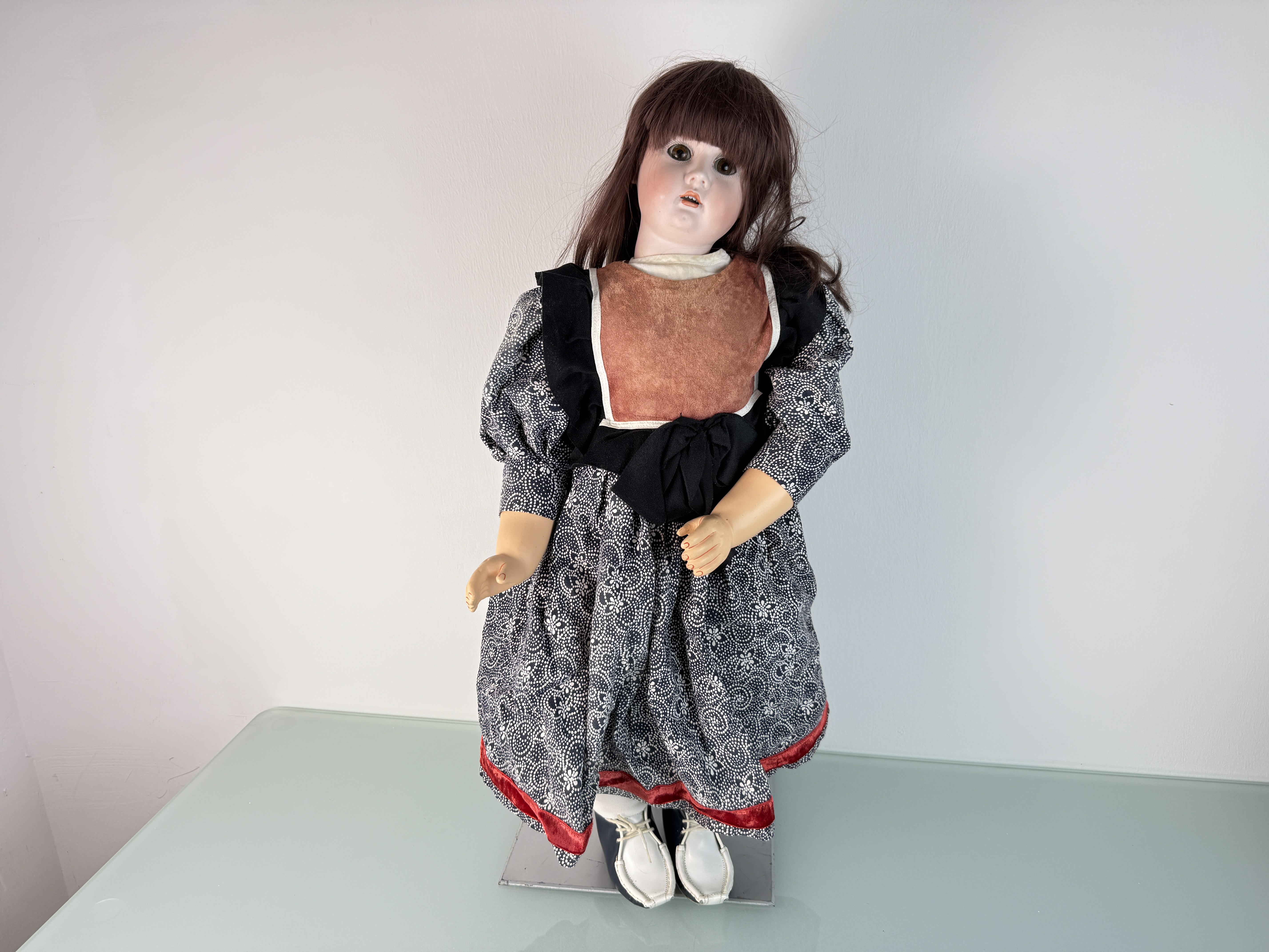 Künstlerpuppe Porzellankopf Puppe 70 cm. Top Zustand.