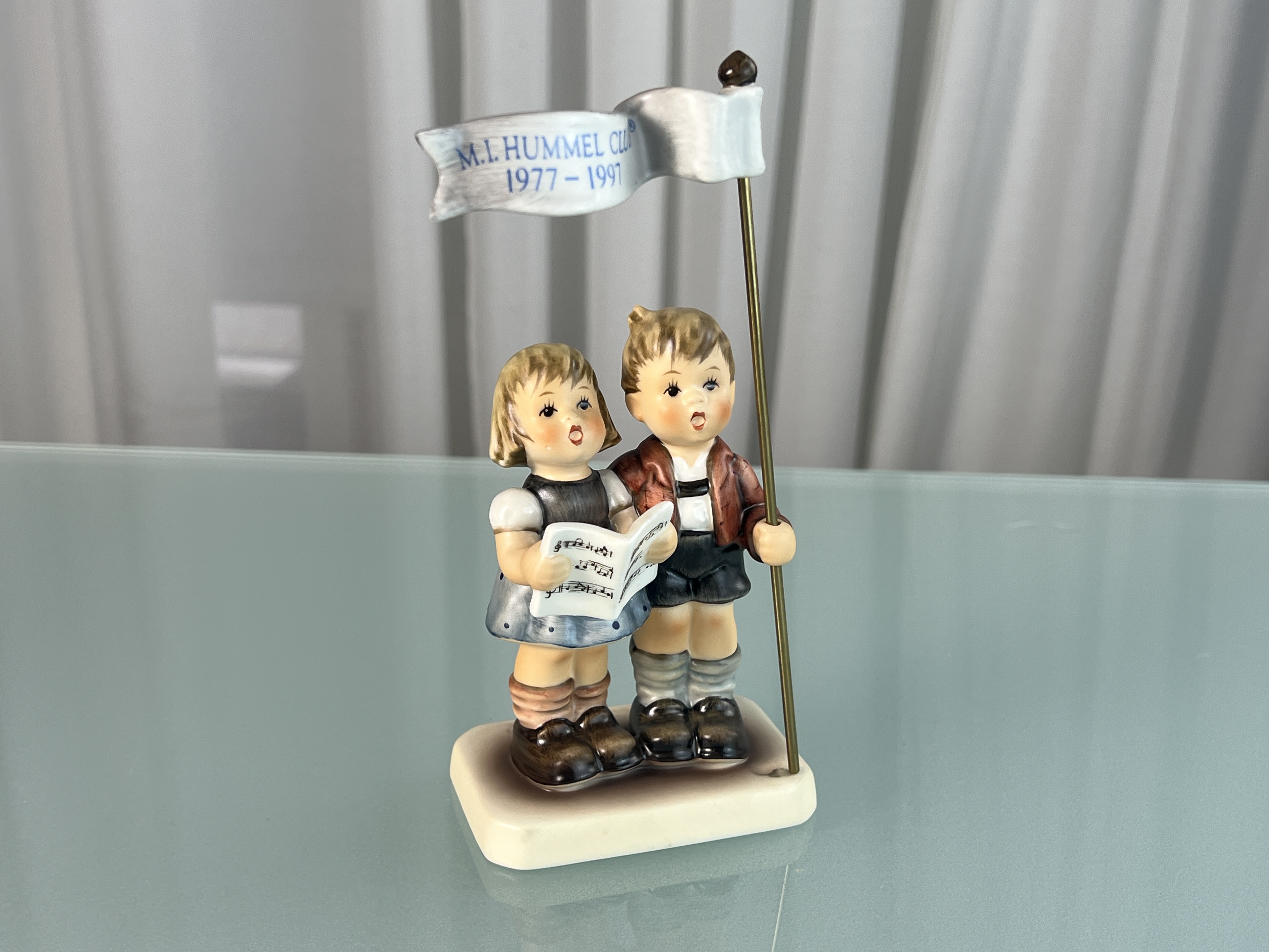 Hummel Figur 790 Zum 20. Geburtstag 15 cm. 1 Wahl. Top Zustand. 