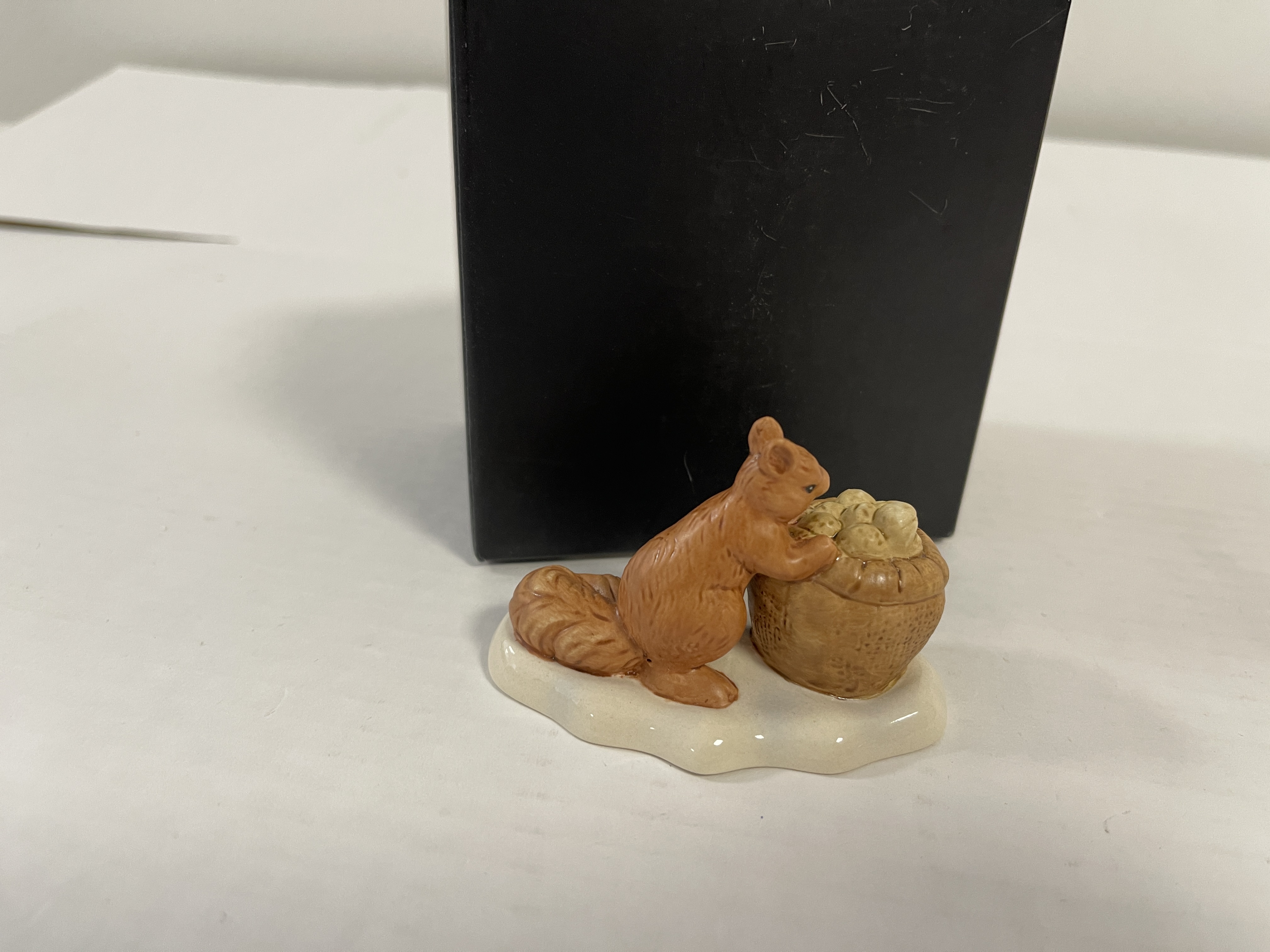 Goebel Figur Sammler Porzellan Eichhörnchen 5,5 cm OVP Top Zustand.    