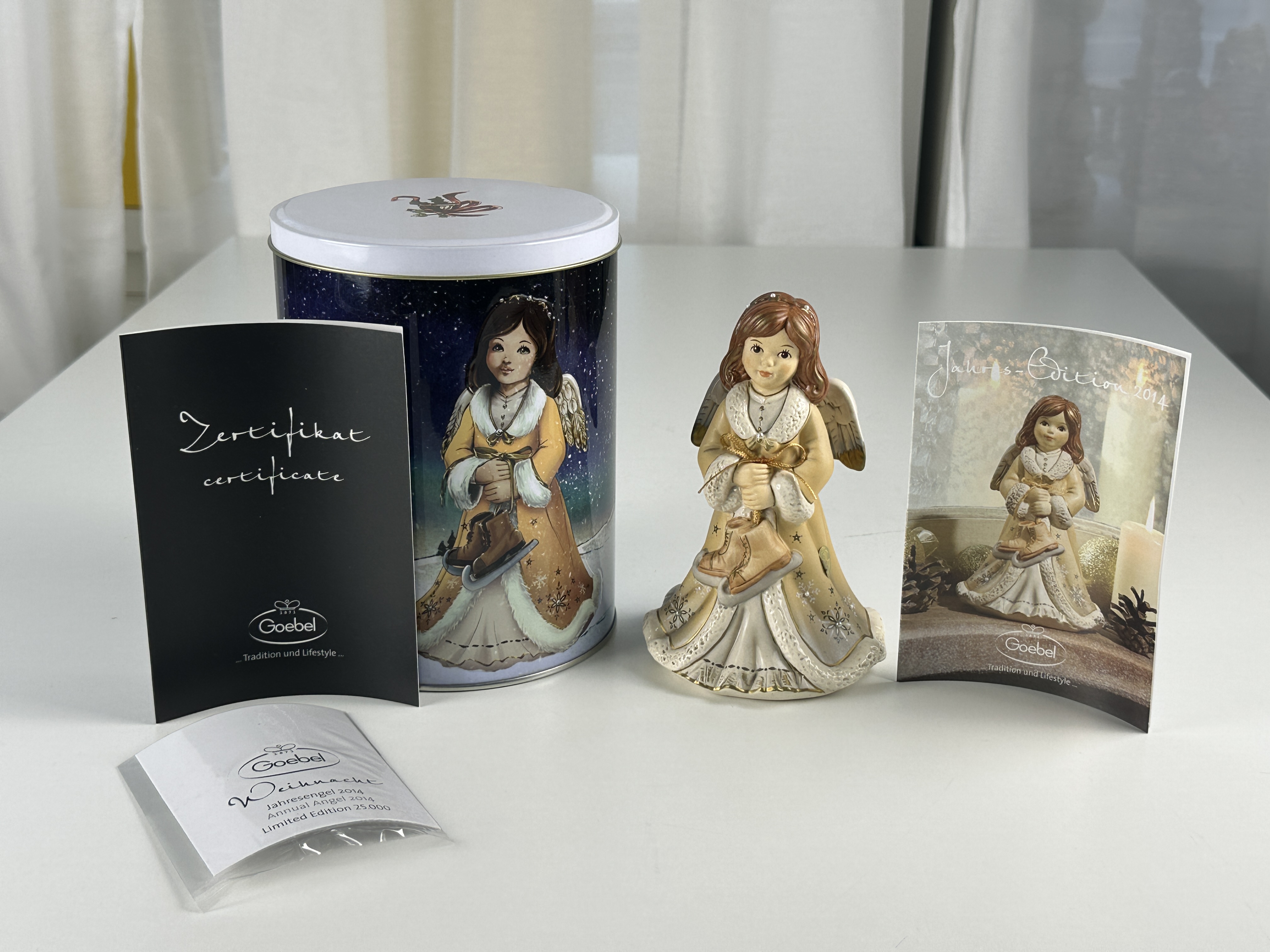 Goebel Figur Engel 2014 Jahresengel 16 cm. 1 Wahl mit Ovp - Top Zustand