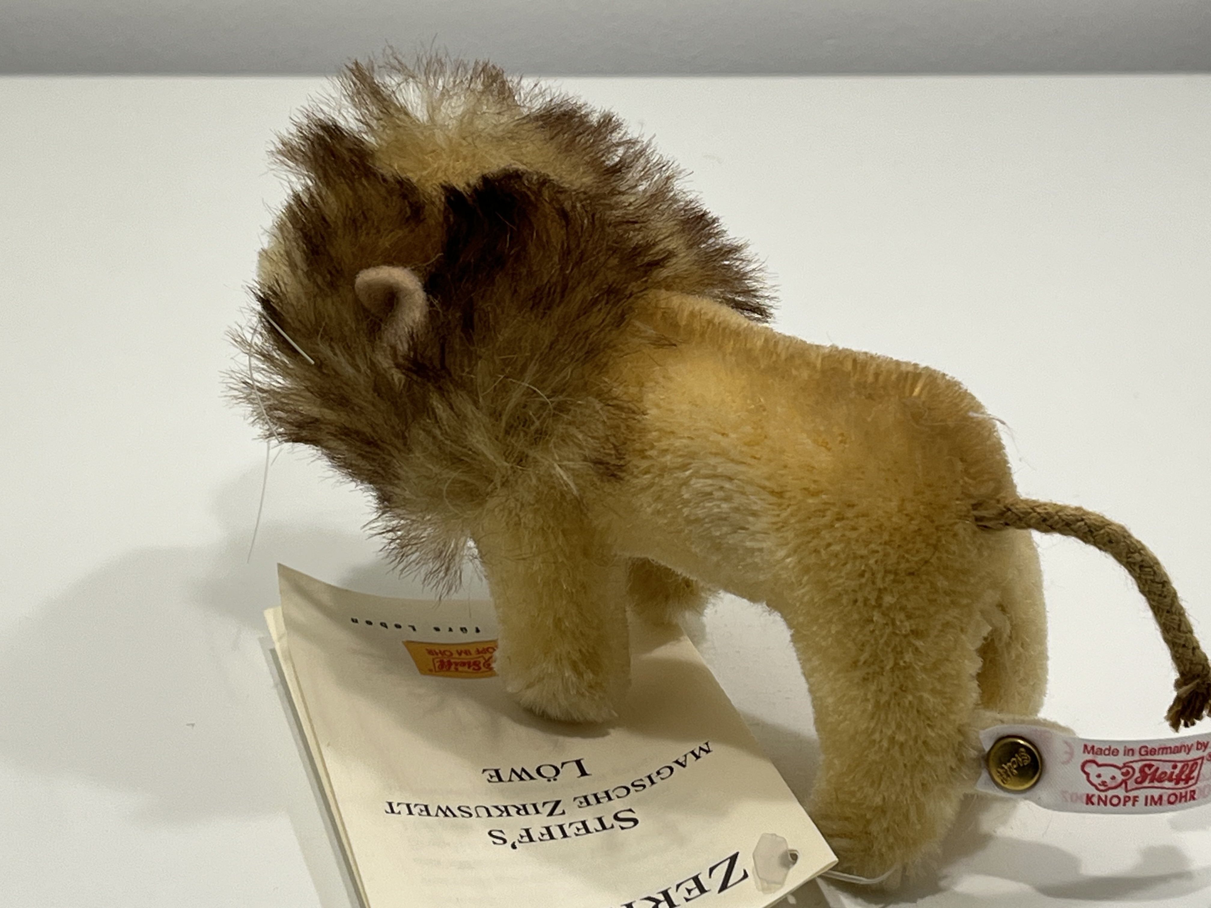 Steiff Tier Magische Zirkuswelt Löwe 672835 11 cm.  Top Zustand mit Zertifikat