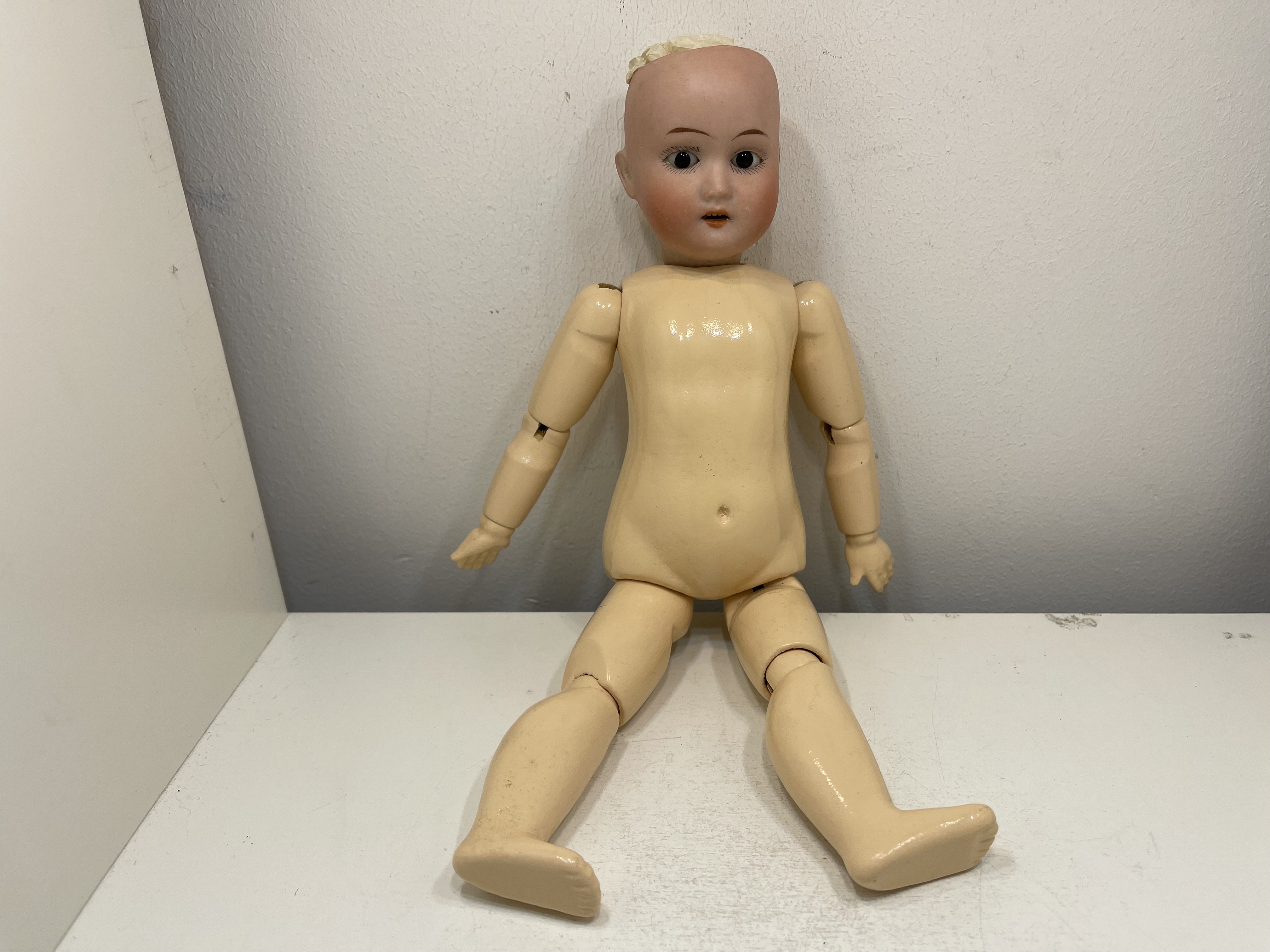 Puppe Sammler Porzellankopf Puppe 27 cm. Zustand Siehe Fotos. 