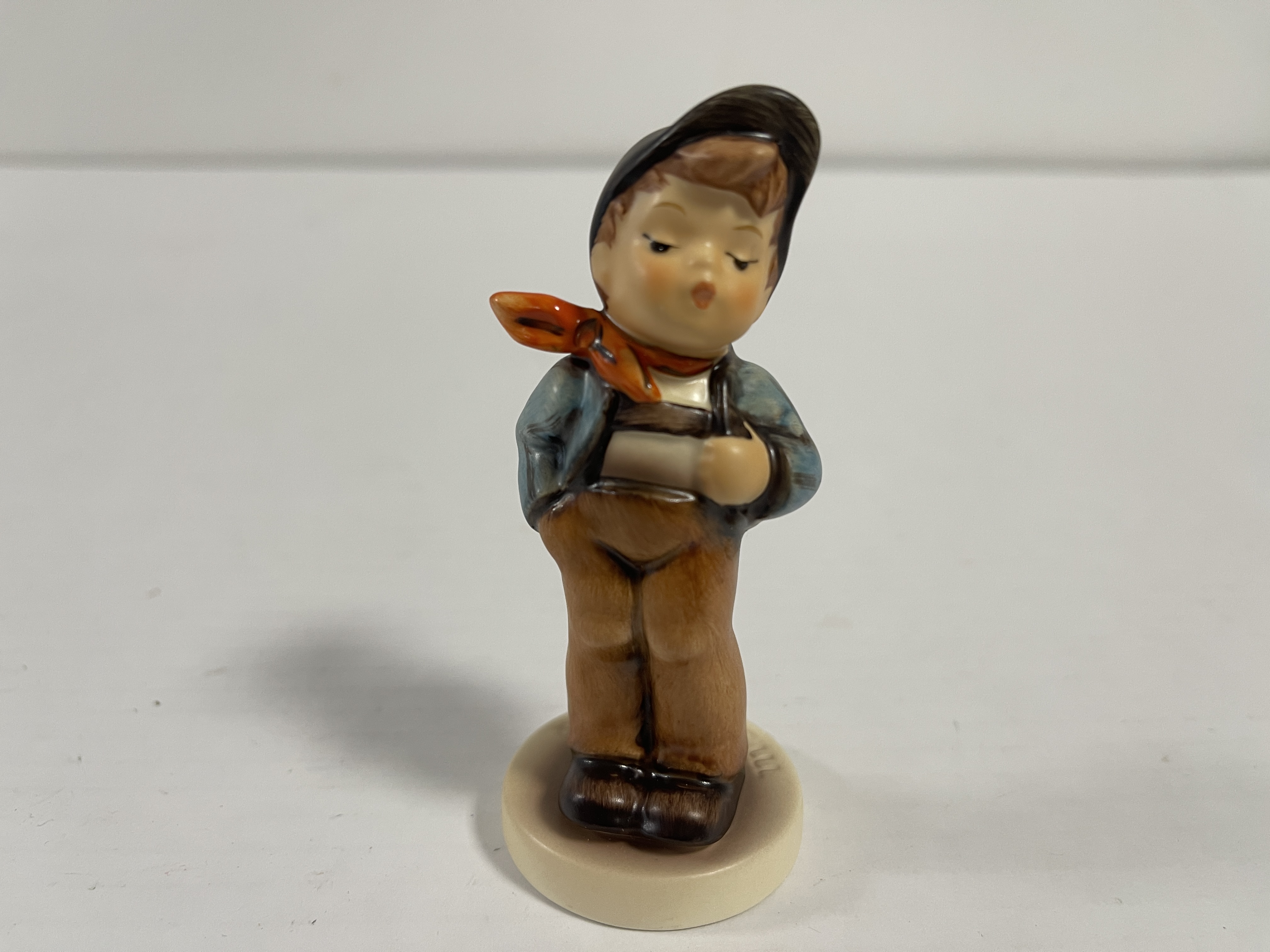  Hummel Figur 560 Ein fröhlicher Gesell 9,8 cm. 1 Wahl - Top Zustand 