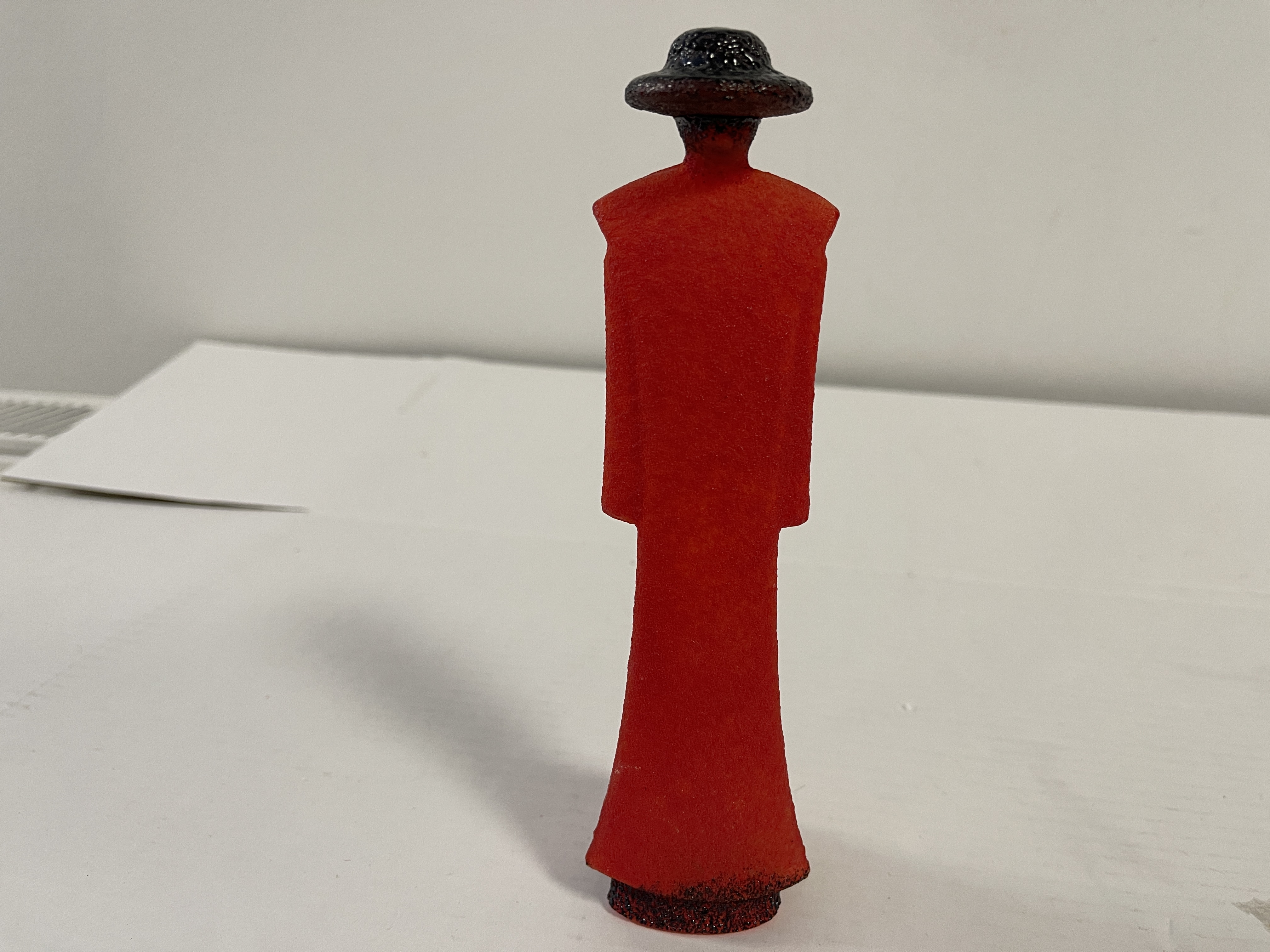 Glas Figur Kosta Boda Kjell Engman Catwalk 20 cm. -Top Zustand  