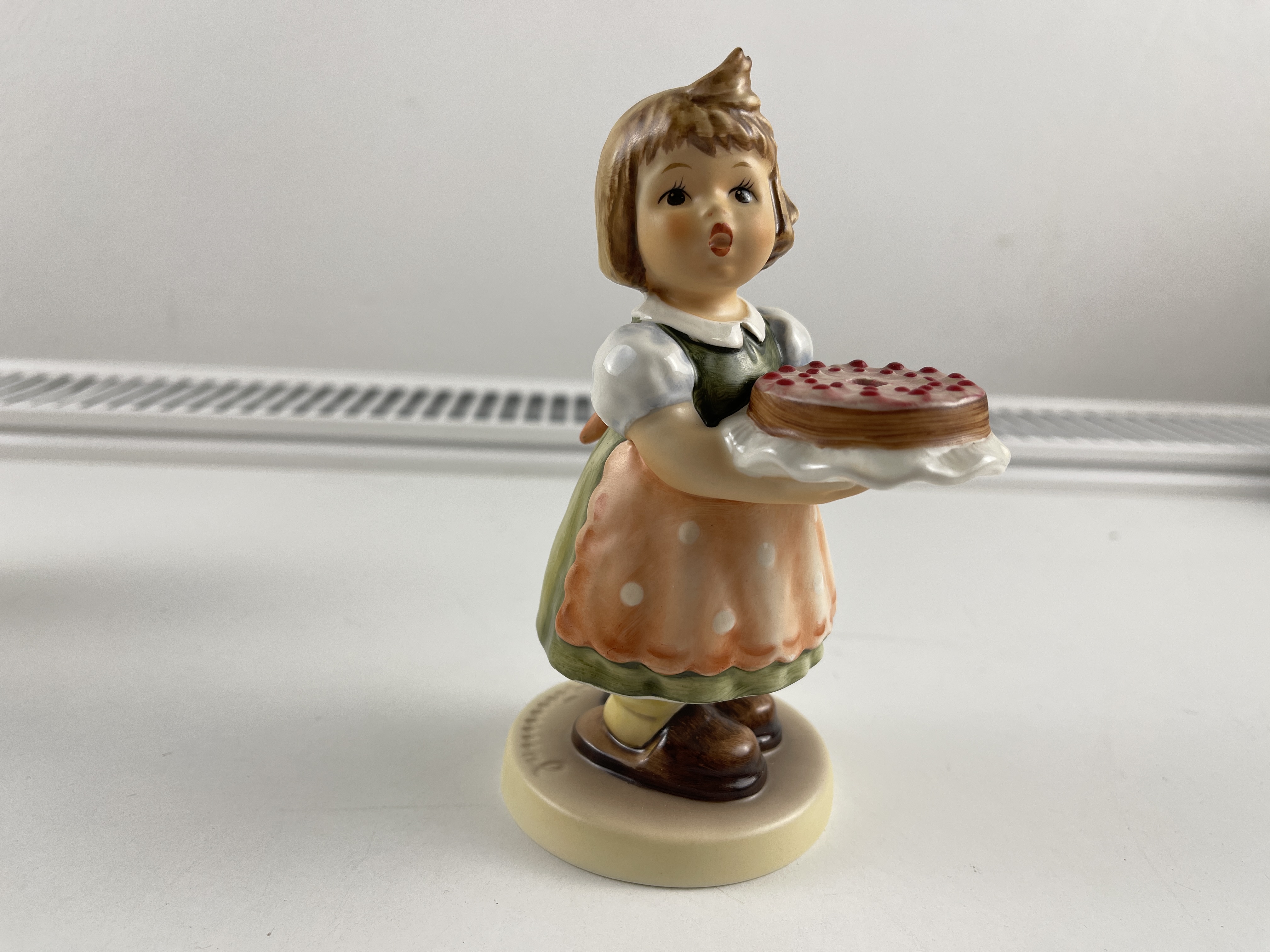 Hummel Figur 440 Geburtstagskerze 14 cm. 1 Wahl. Top Zustand   