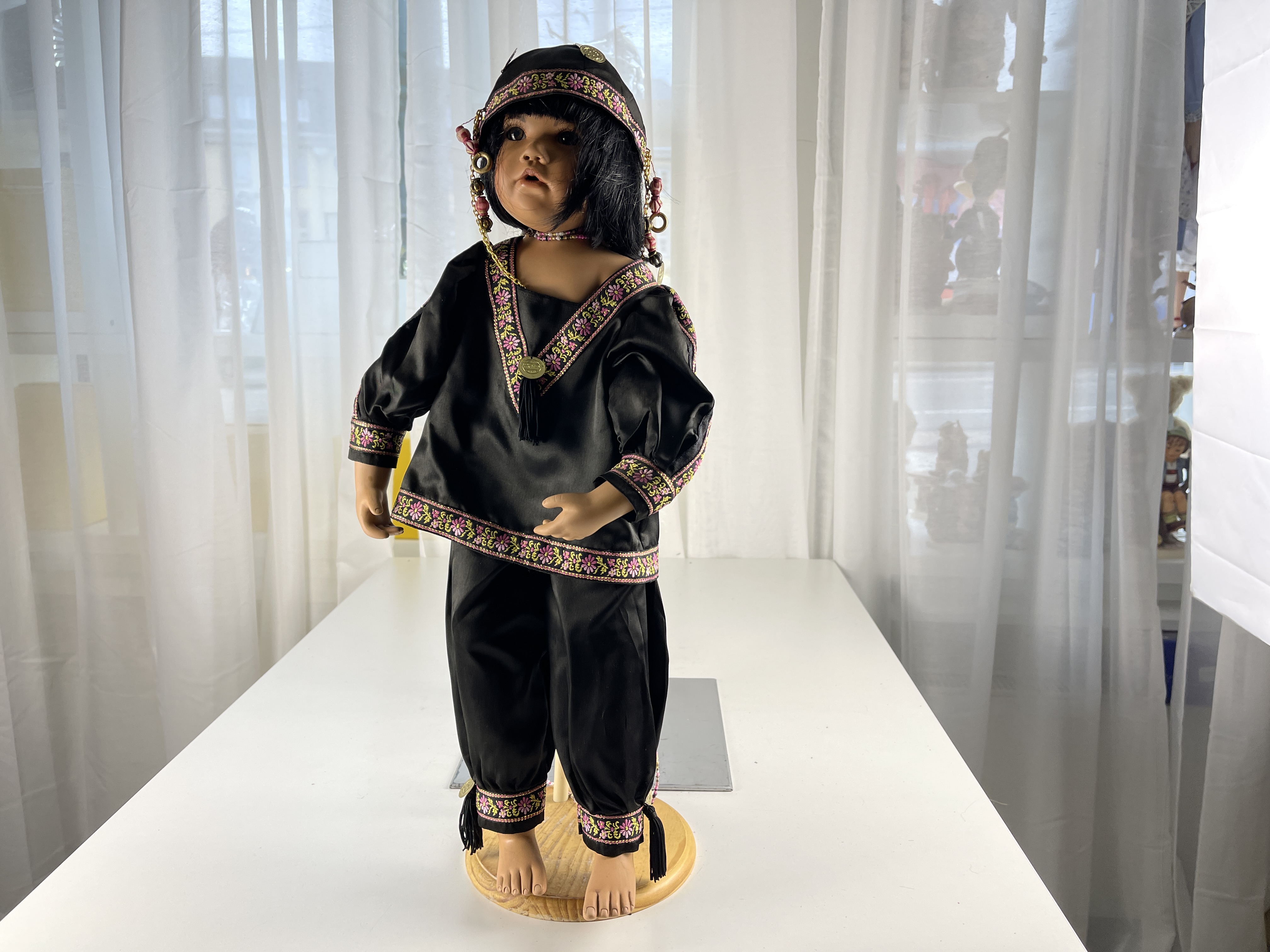 Künstlerpuppe Porzellan Puppe 57 cm. Schmutzig  