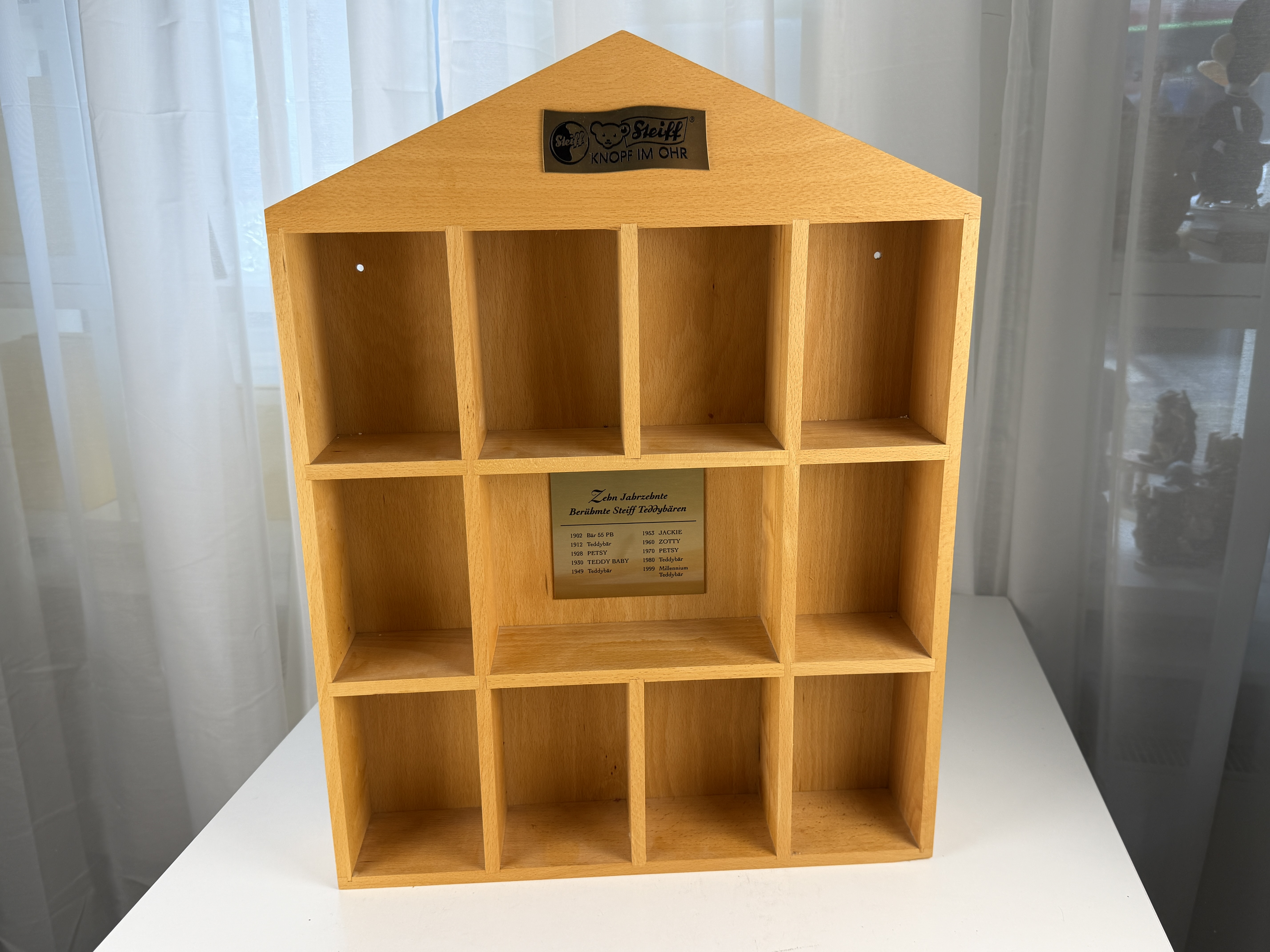 Steiff Tier Regal 60 x 45,5 x 9 cm Top Zustand 