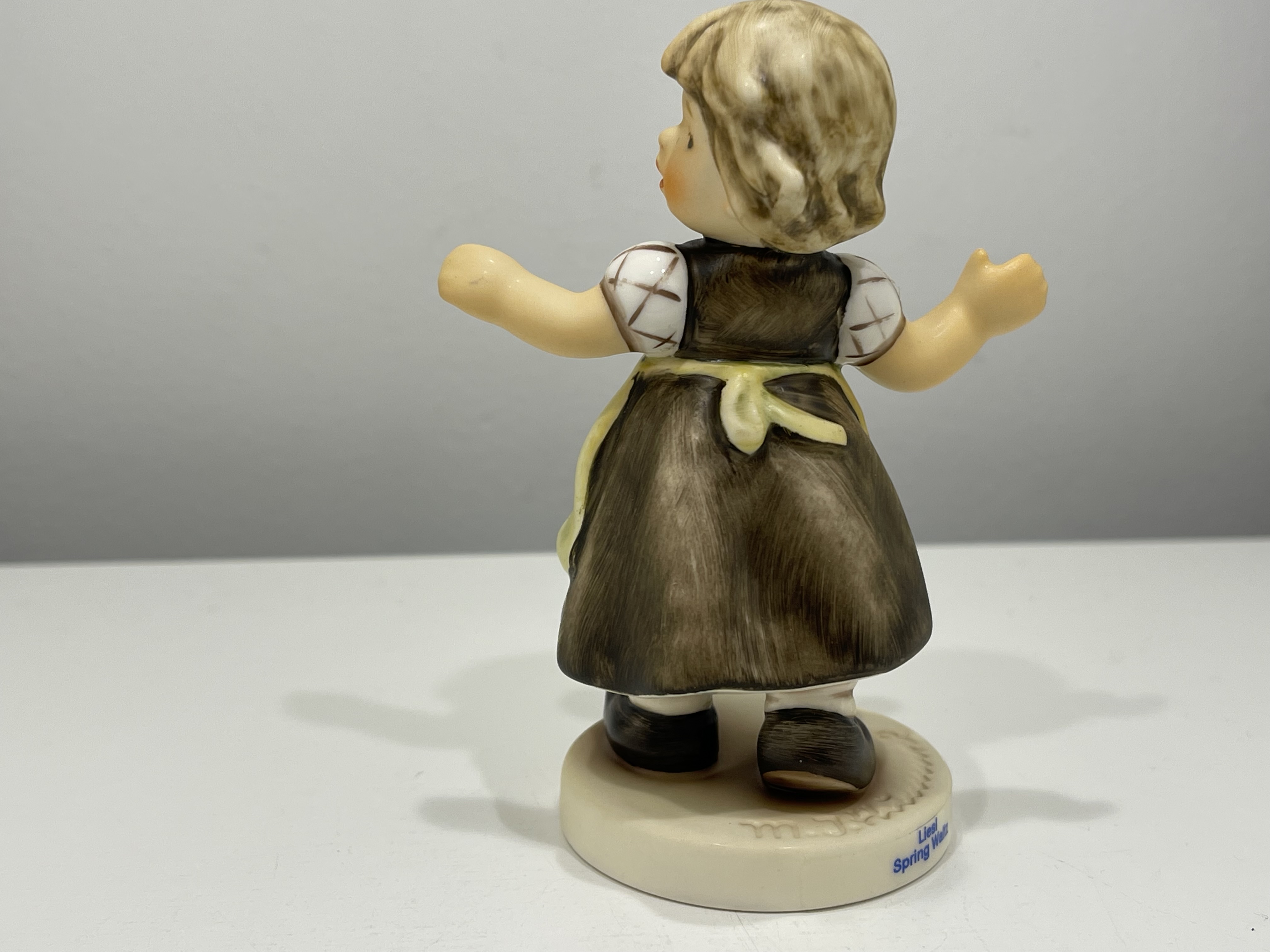 Hummel Figur Porzellanfigur 912/B Liesl 10 cm. 1 Wahl Top Zustand 