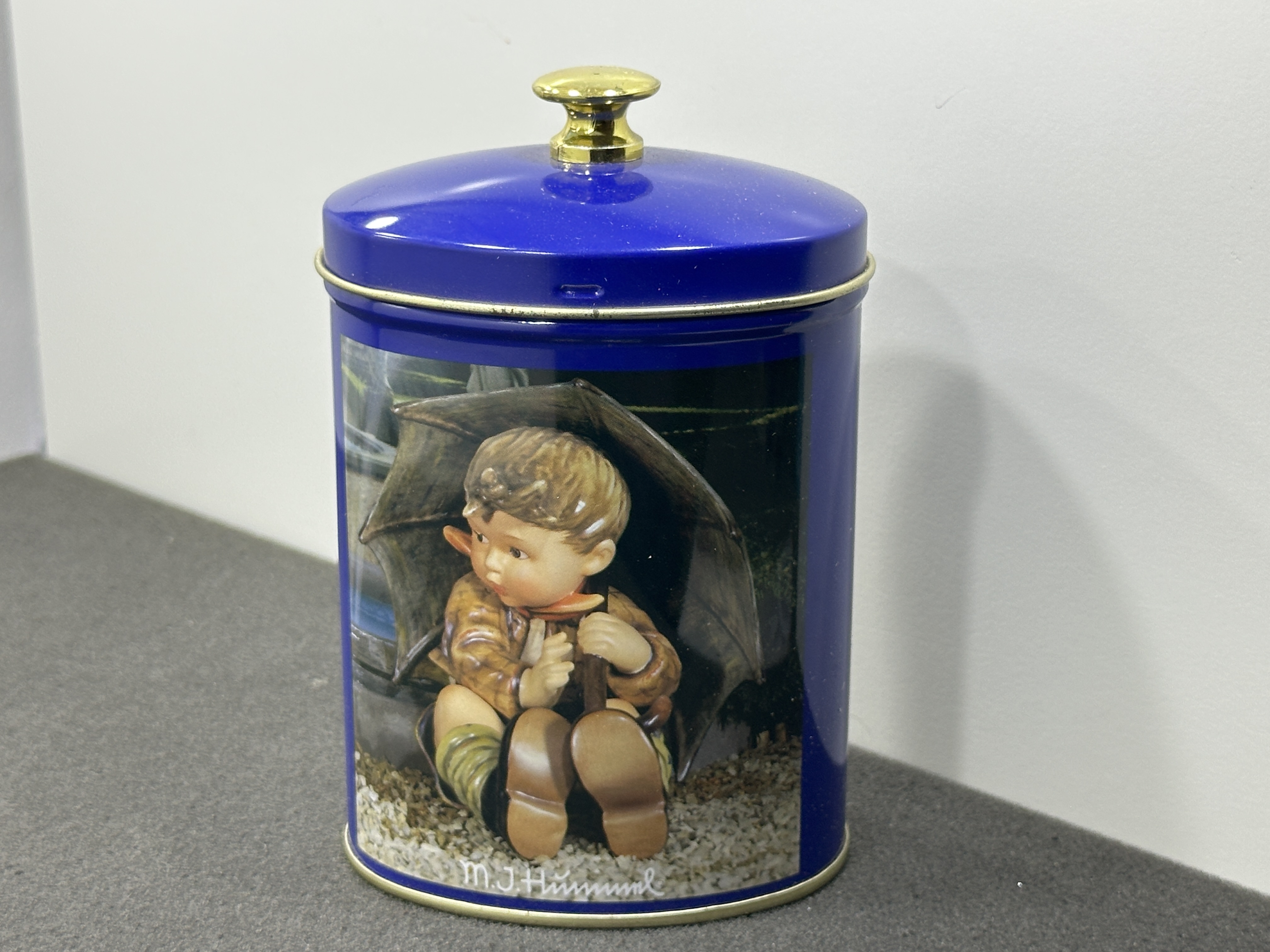 M.I. Hummel Metall Dose 9 x 14,5 cm. 1 Wahl. Top Zustand.
