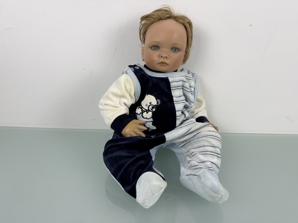 Künstlerpuppe Inge Tenbusch Porzellan Puppe 52 cm Raucherhaushalt