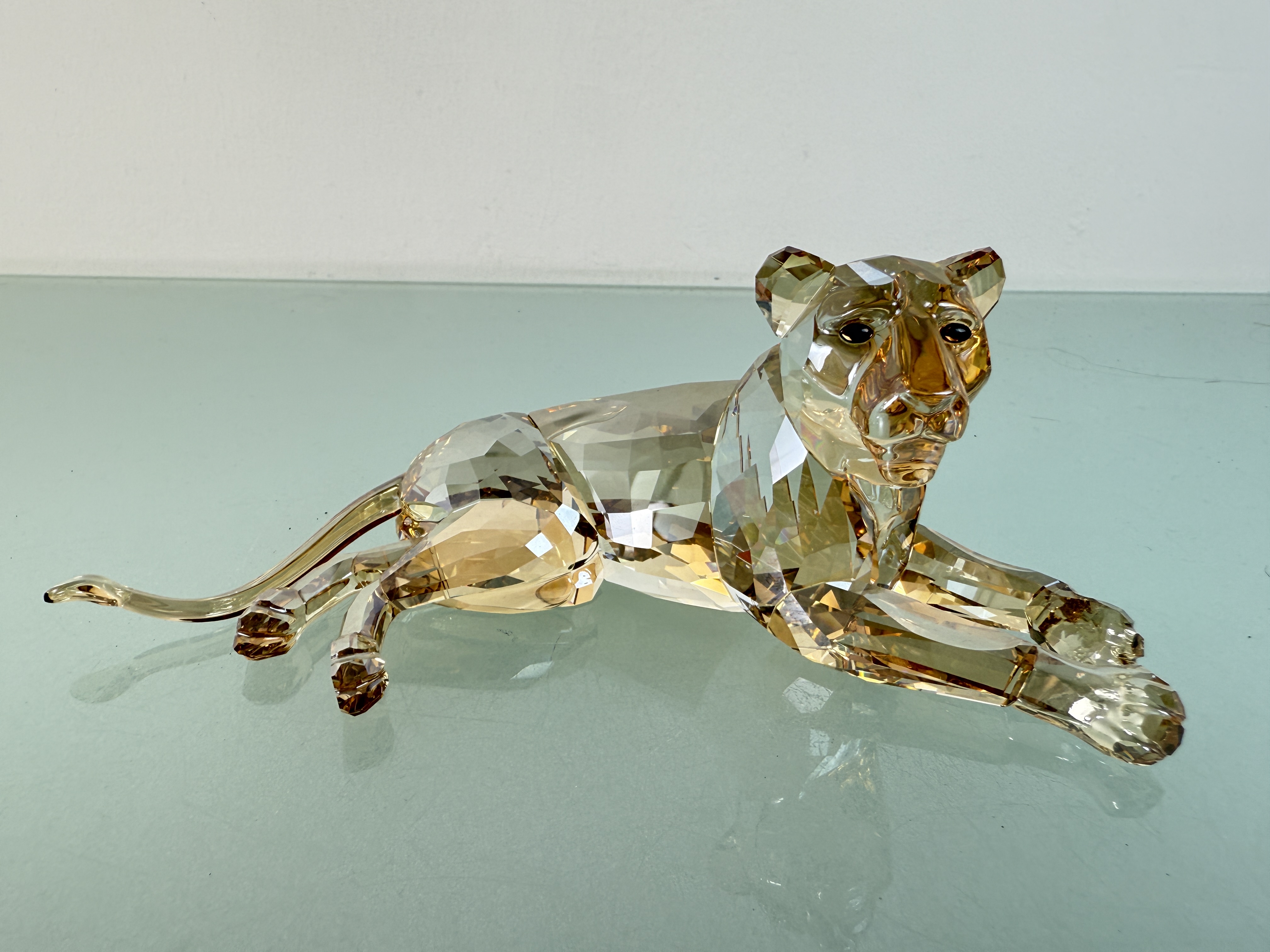  Swarovski Figur 5135895 Löwenmutter Löwe 17,9 cm. Top Zustand