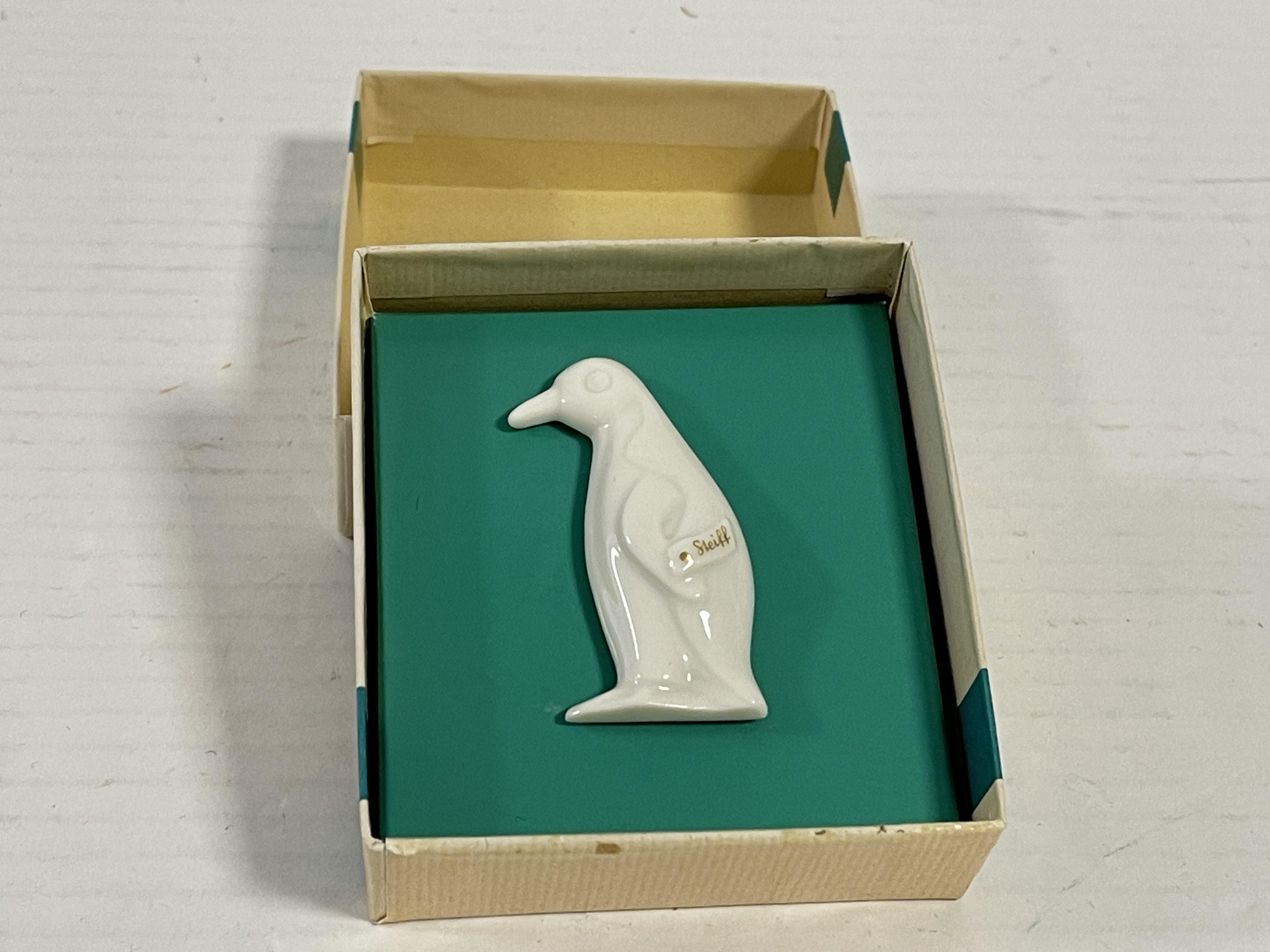 Steiff Brosche Porzellan Pinguin 5,5 cm + OVP - Top Zustand  