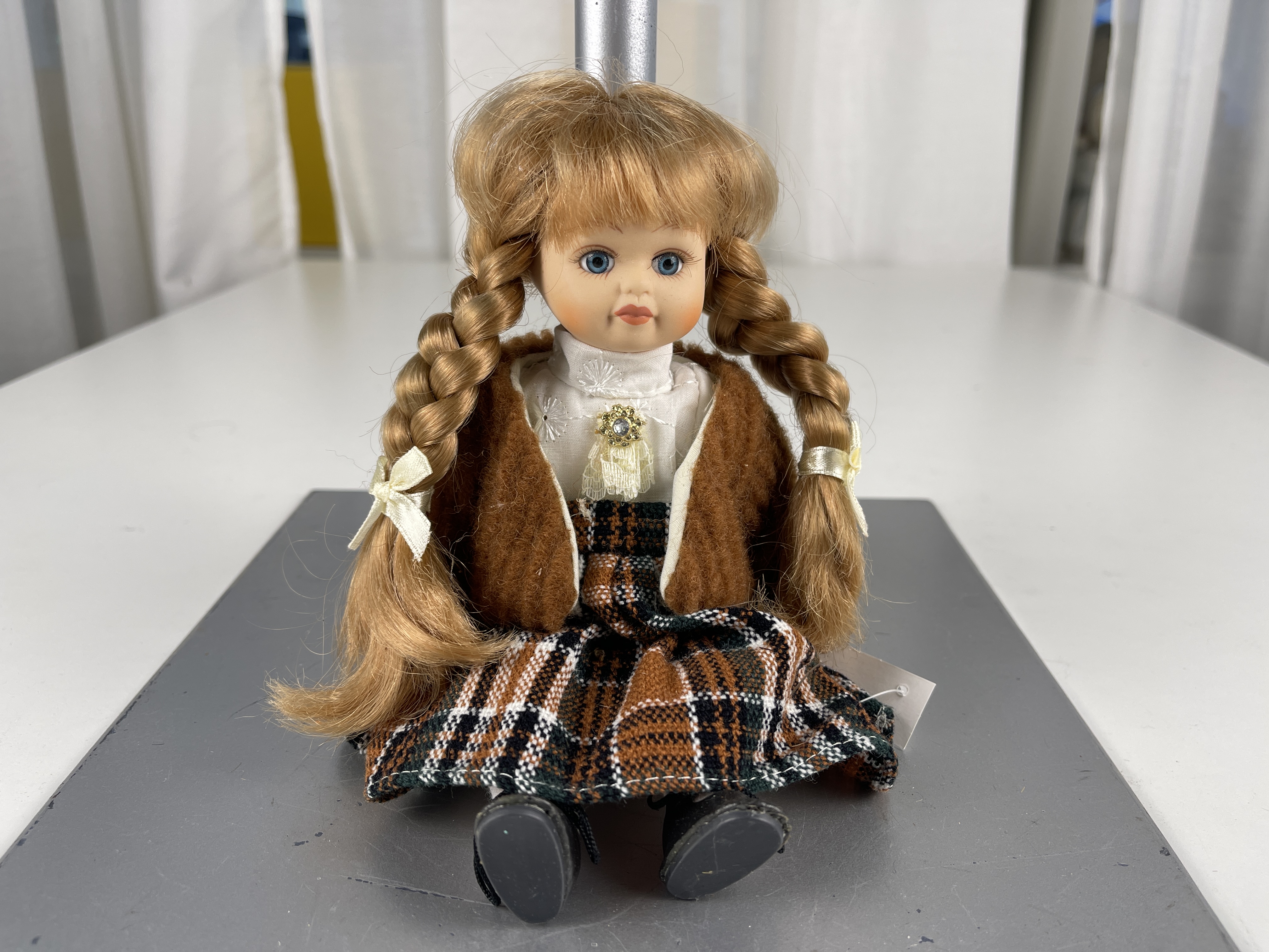 Künstler Porzellan Puppe 22 cm. Top Zustand  