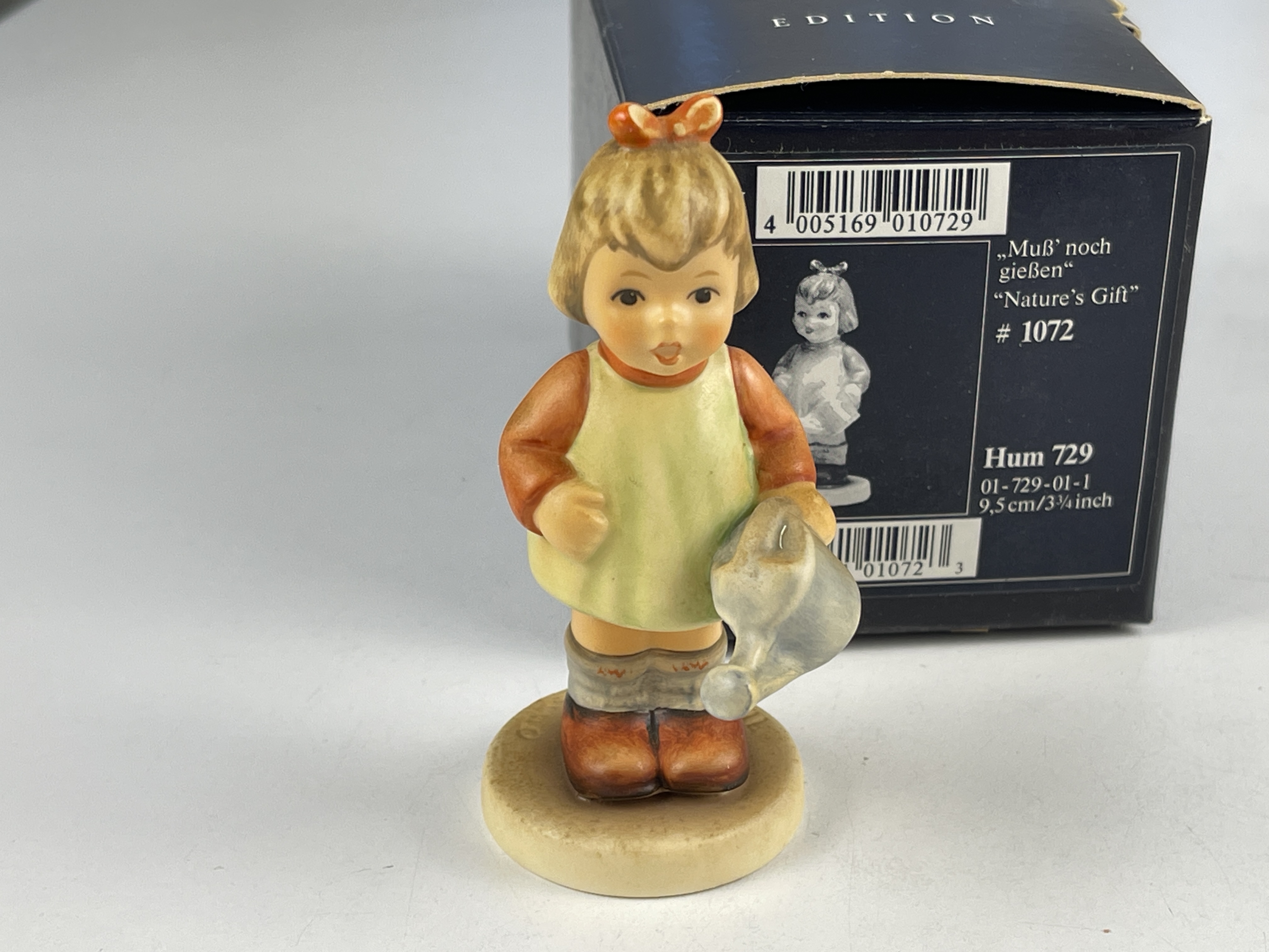  Hummel Figur 729 muss noch Gießen 10 cm. 1 Wahl. Zustand siehe Fotos OVP