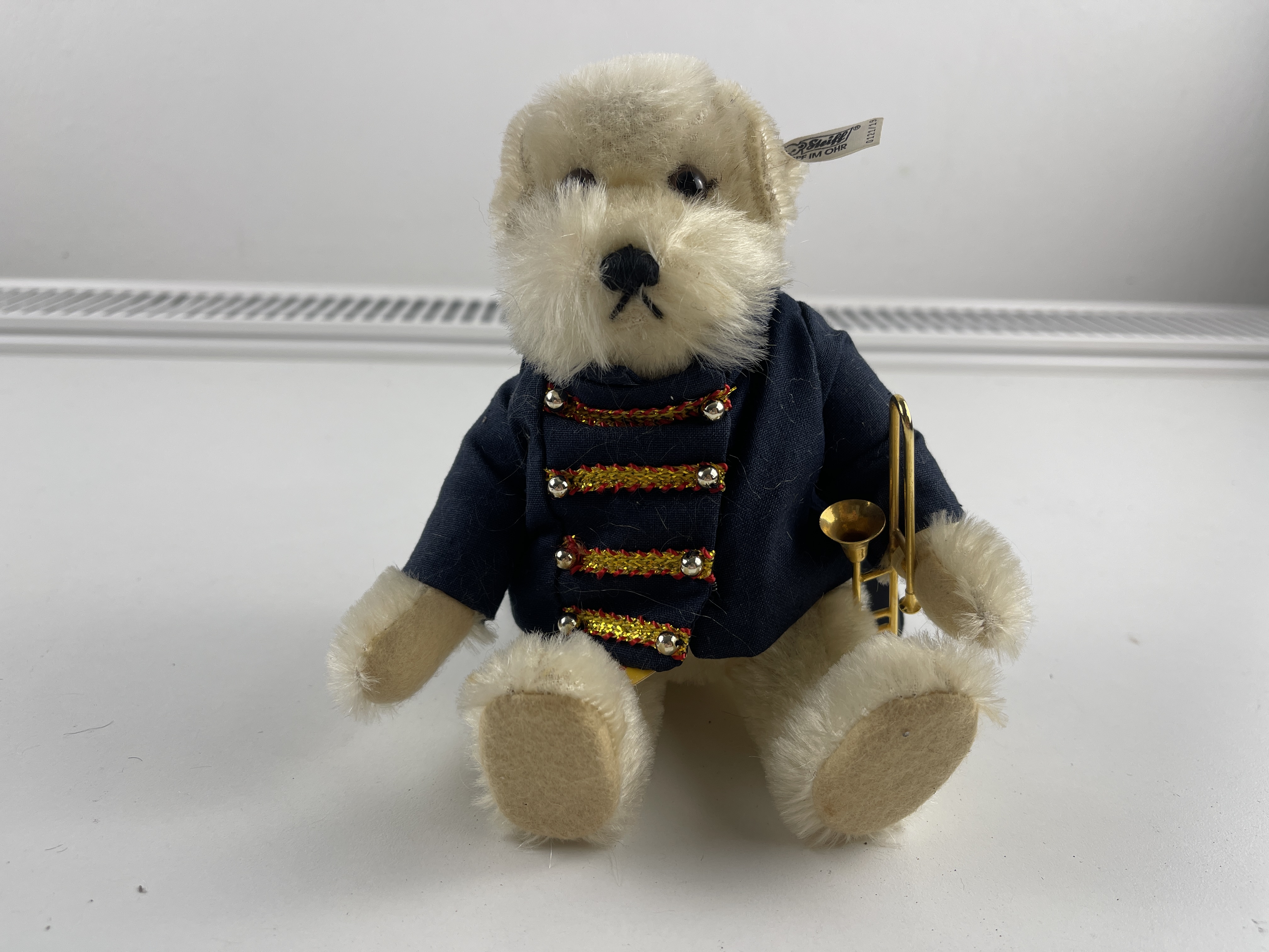 Steiff Tier 0121/19 Blasorchester Hund 19 cm. Top Zustand   