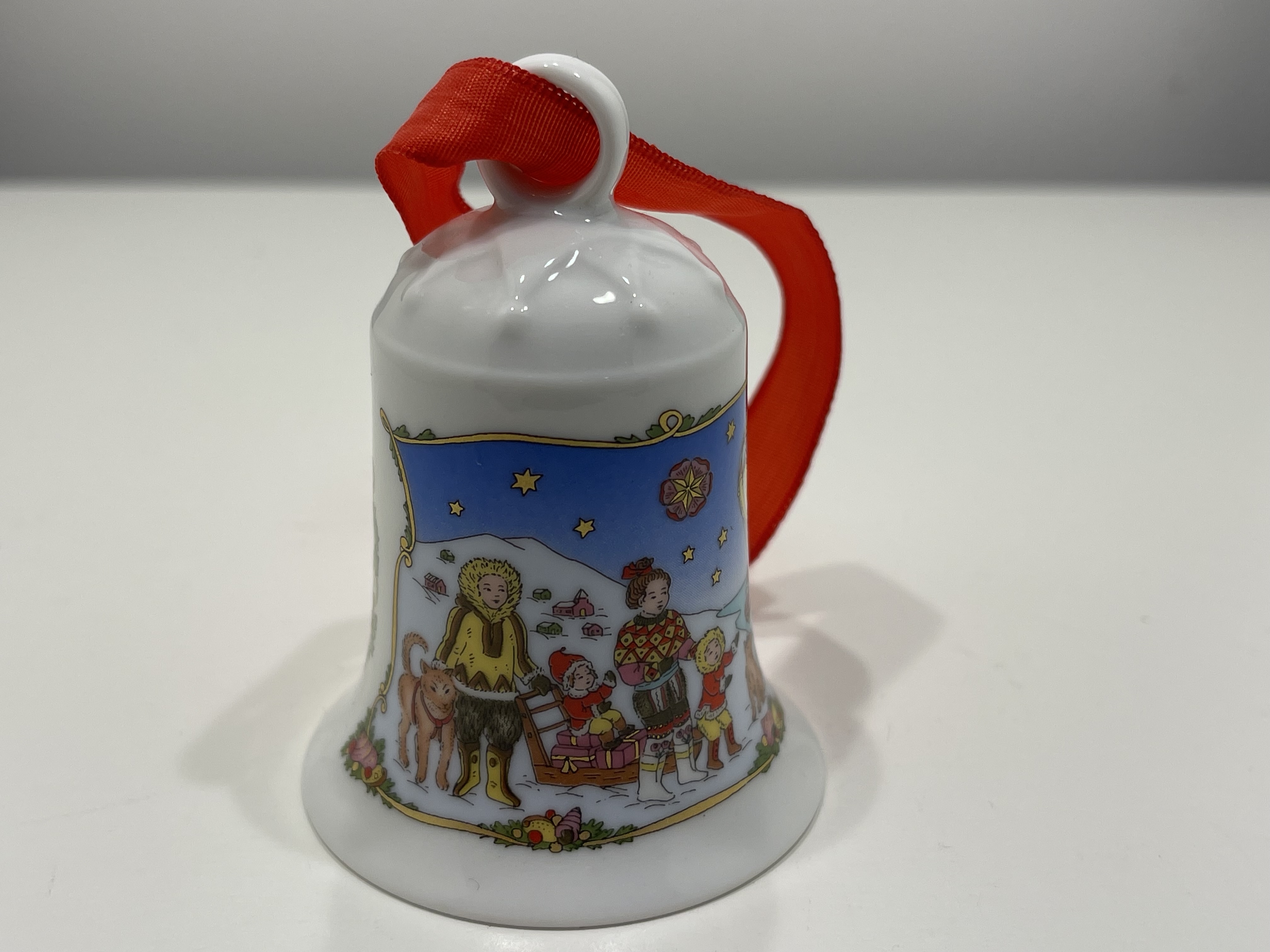  Hutschenreuther 2000 Weihnachtsglocke  7 cm. Top Zustand.   