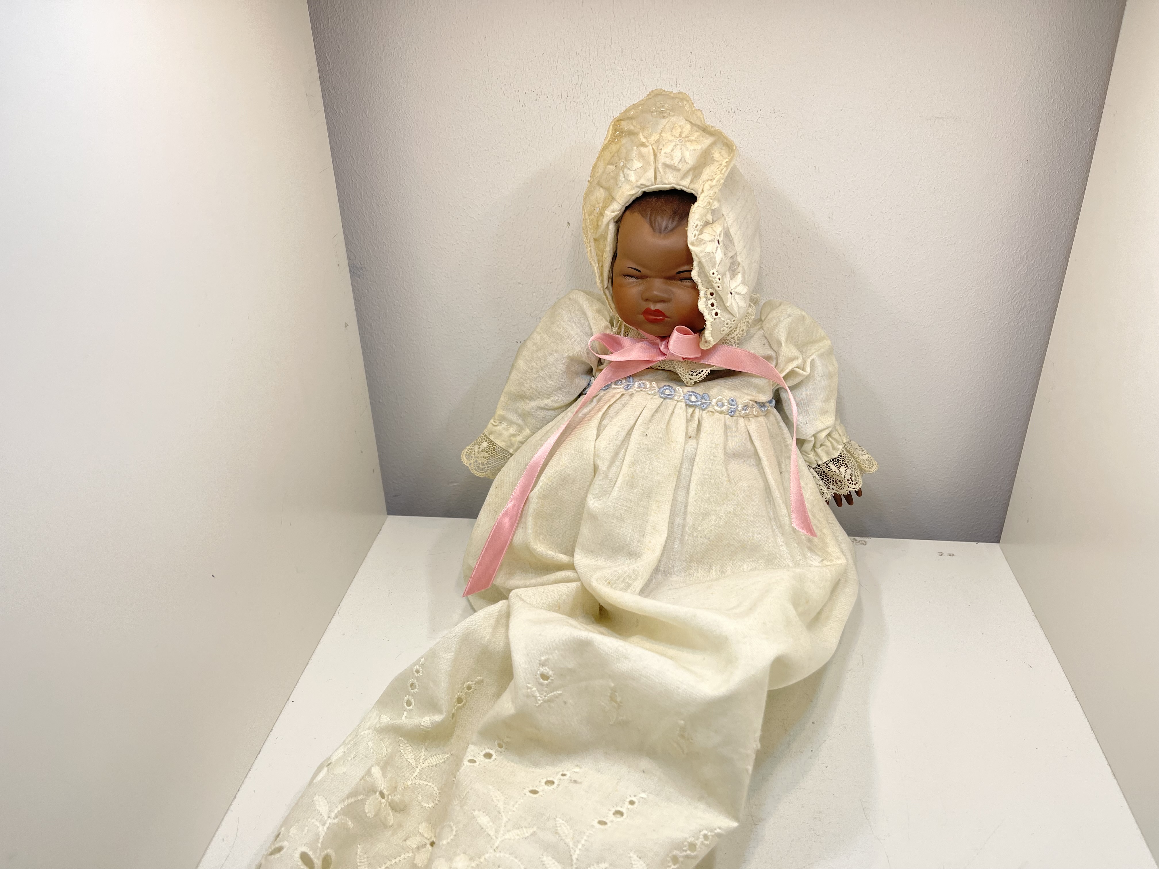 Alte Puppe Sammler Porzellan Kopf Puppe 25 cm. Zustand siehe Fotos 