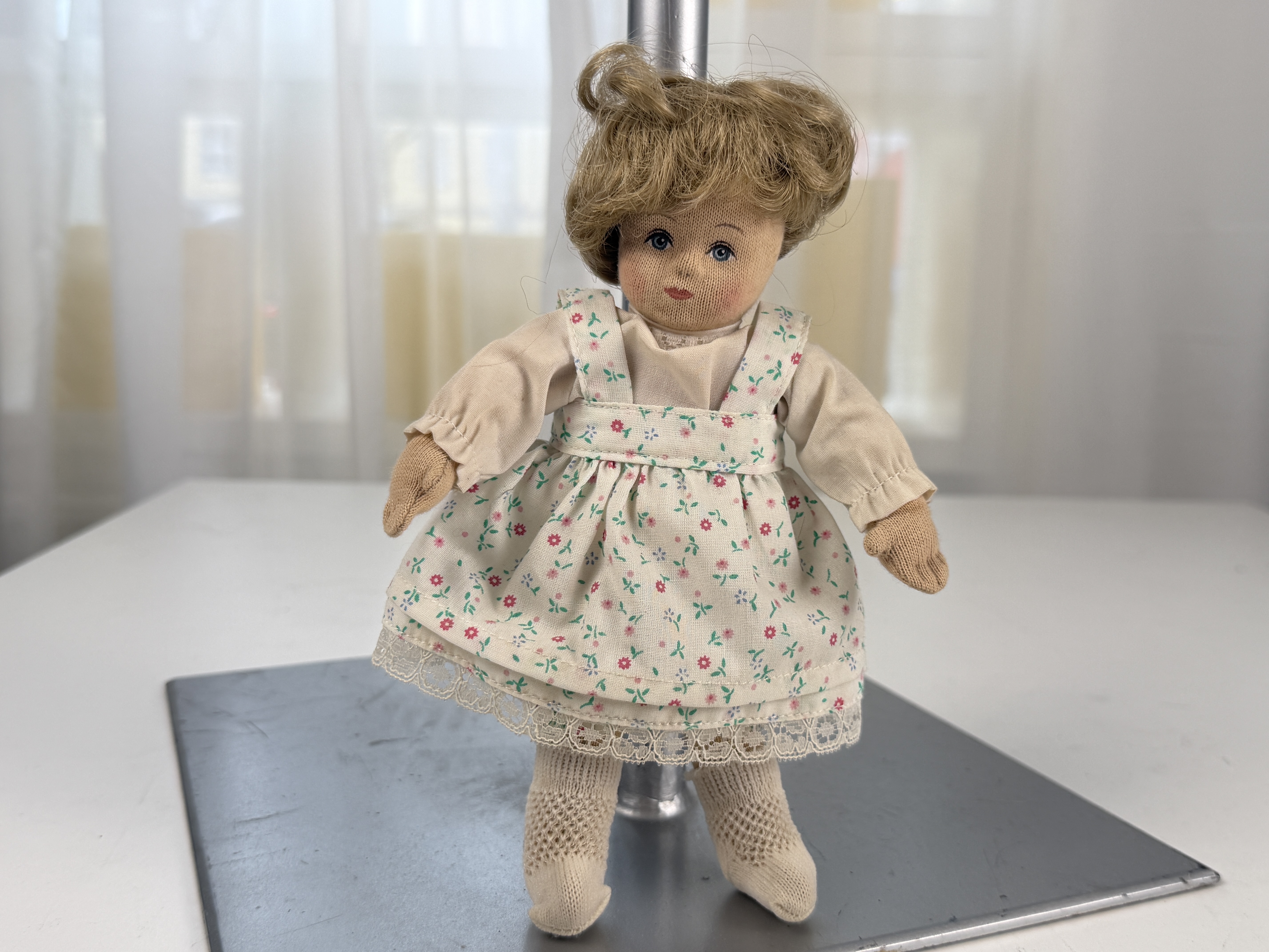 Stoffpuppe Künstlerpuppe Puppe 19 cm. Top Zustand  