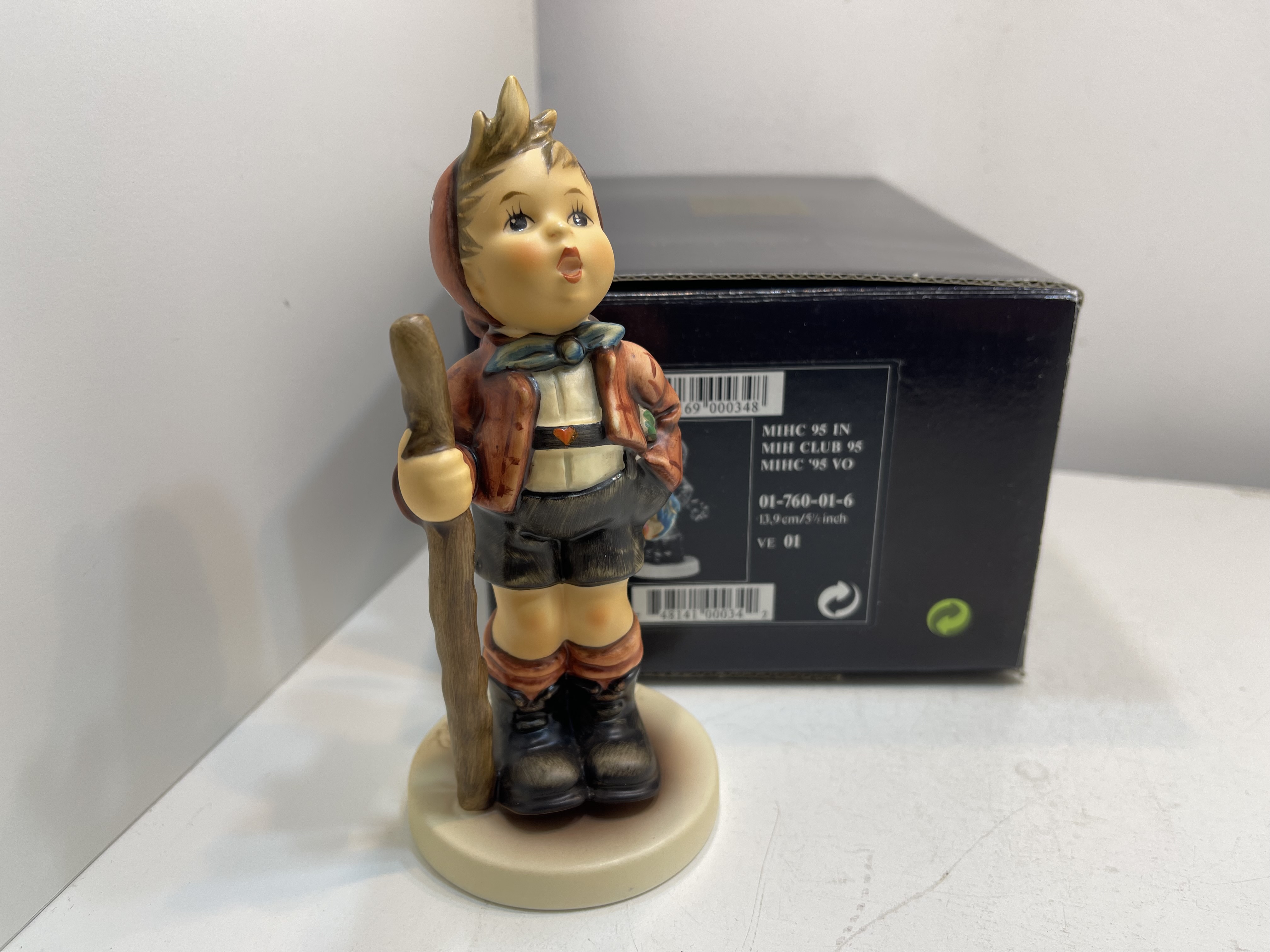 Hummel Figur 760 In die weite Welt 13,9 cm. 1 Wahl. Top Zustand.  Hummel Figur 760 In die weite Welt 13,9 cm. 1 Wahl. Top Zustand.