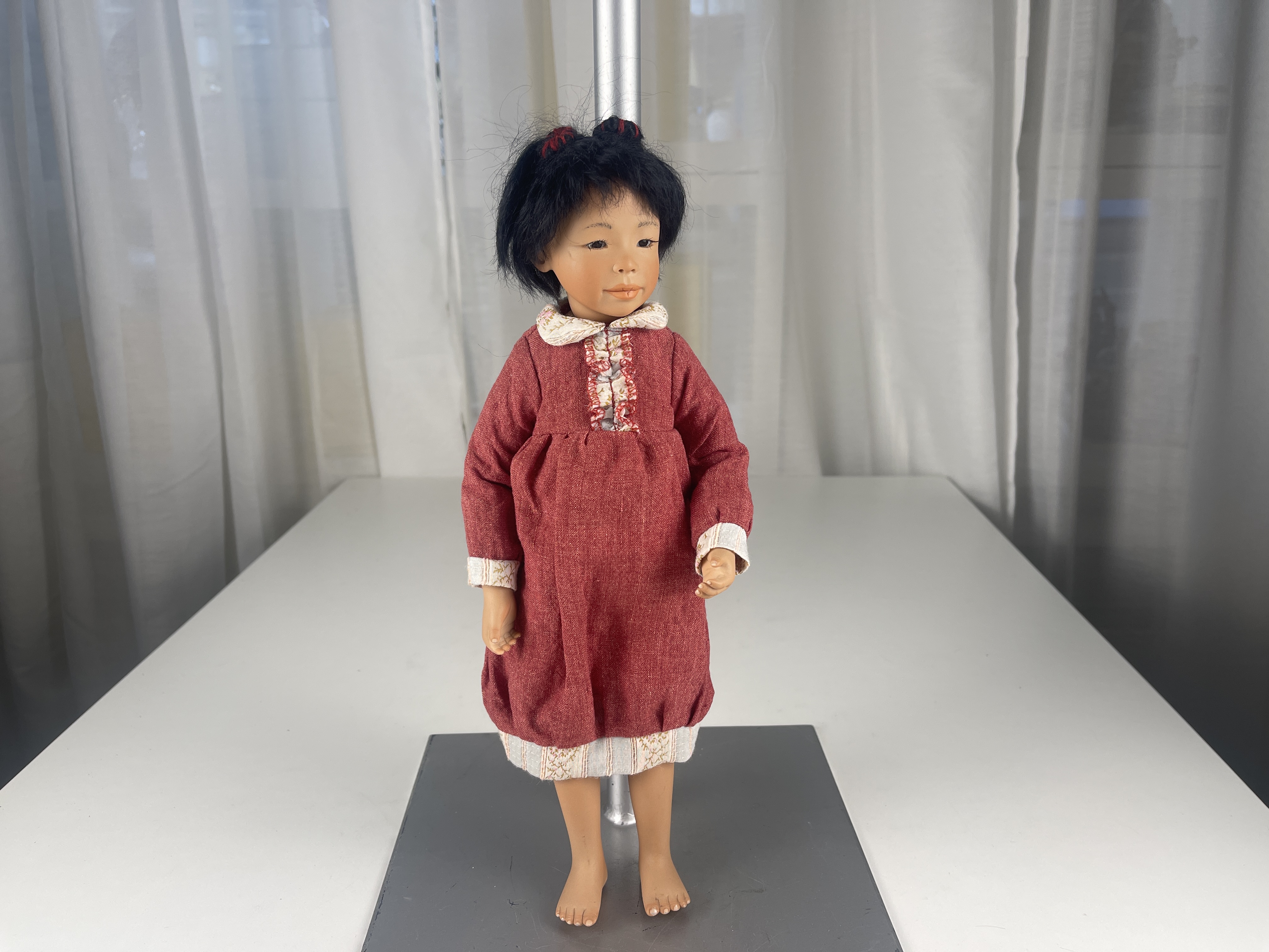 Künstlerpuppe  Porzellan Puppe Yuki 37 cm. Top Zustand